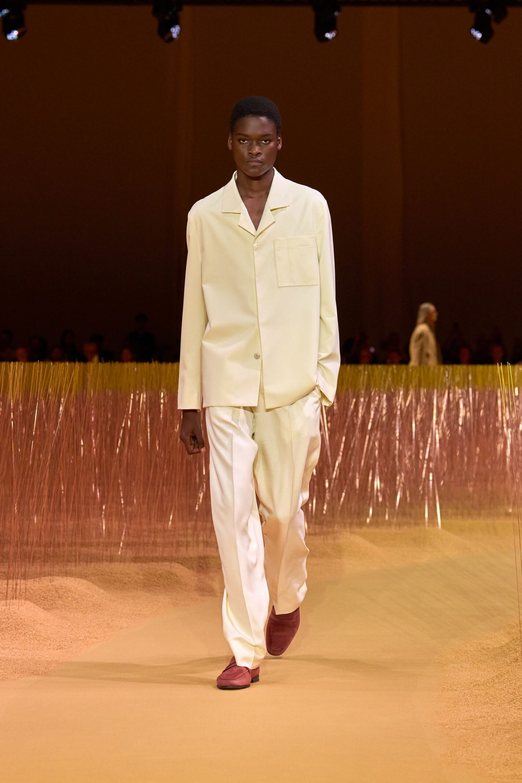 yellow cotton long-sleeve collared relaxed buttoned suit