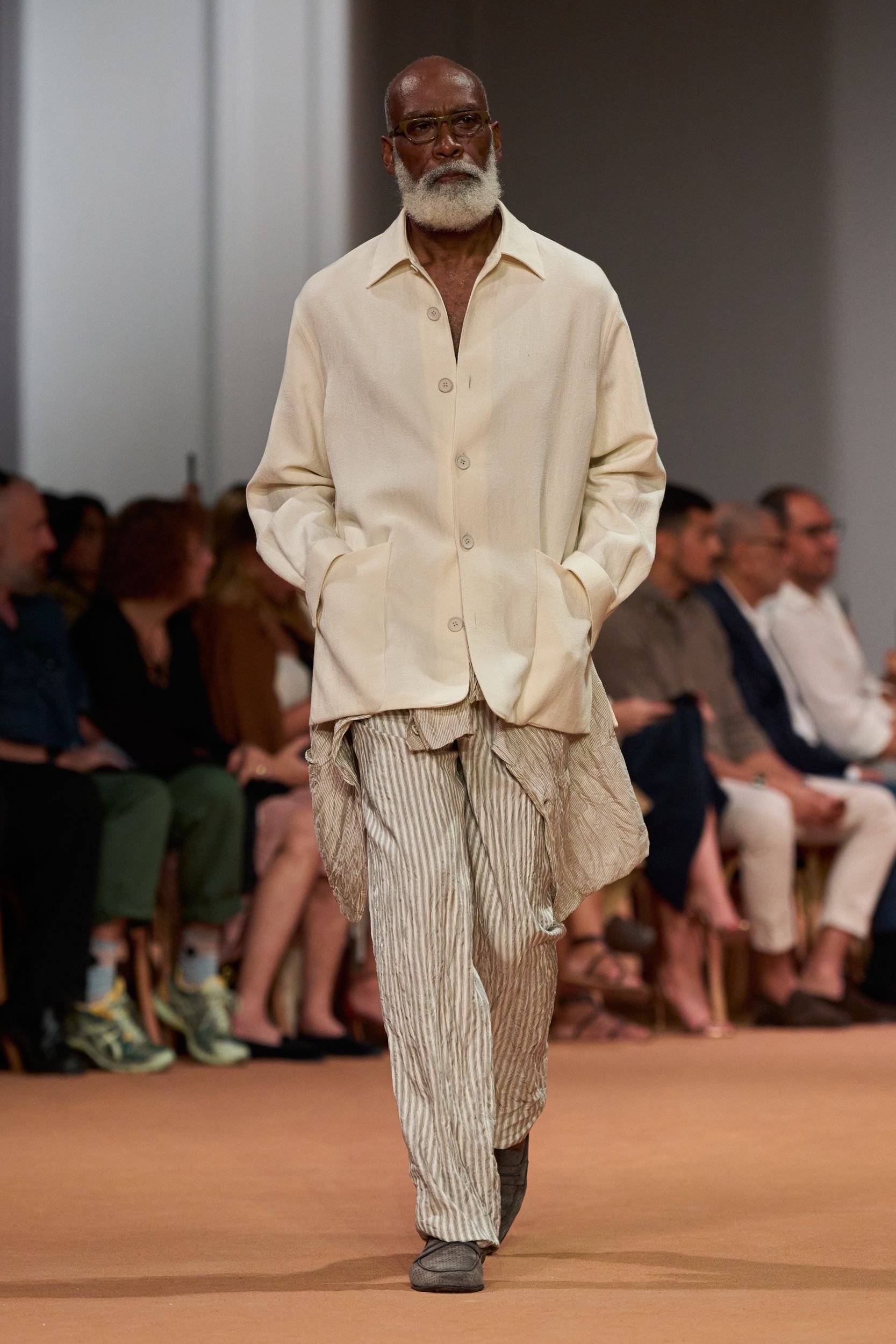 beige cotton long-sleeve collared relaxed buttoned shirt