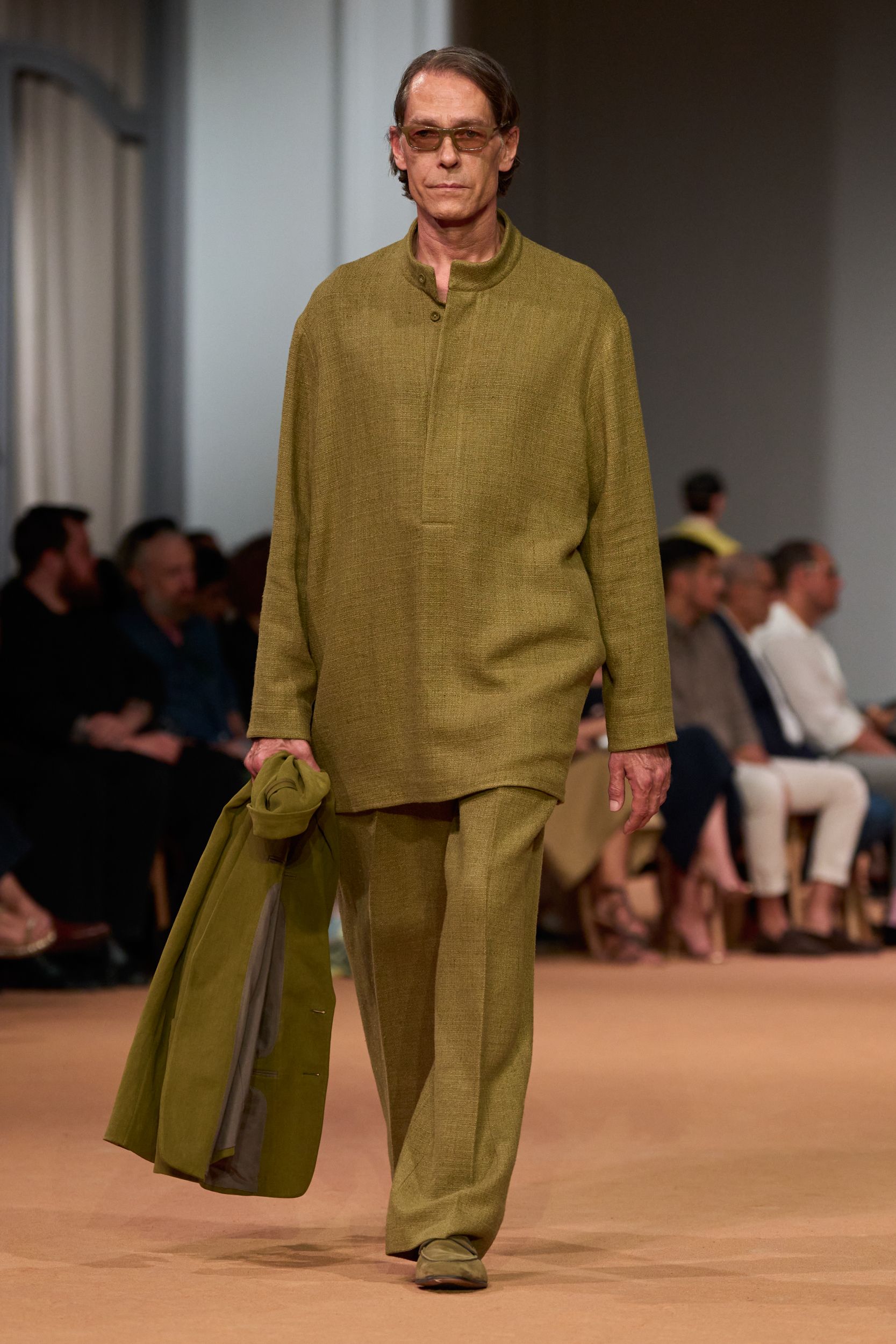 green linen long-sleeve collared relaxed jacket
