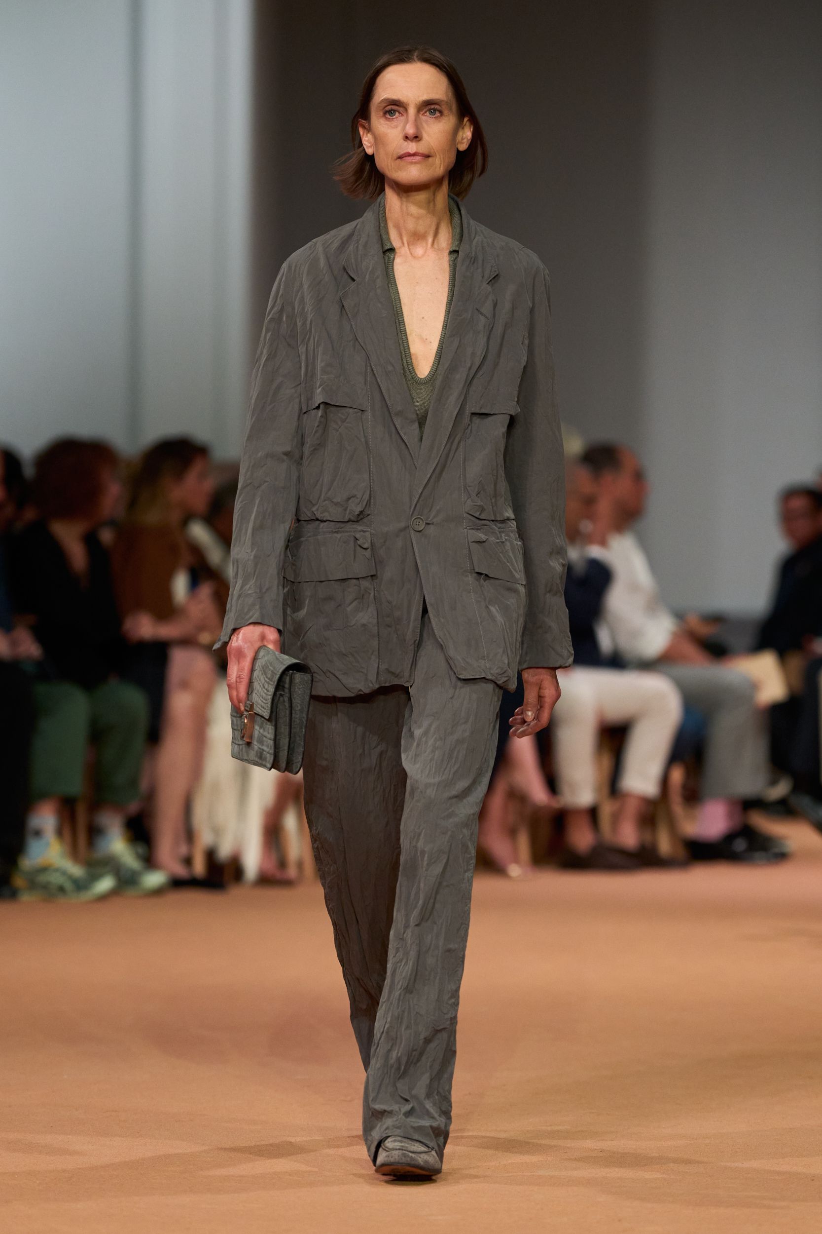 gray cotton long-sleeve collared relaxed pleated suit