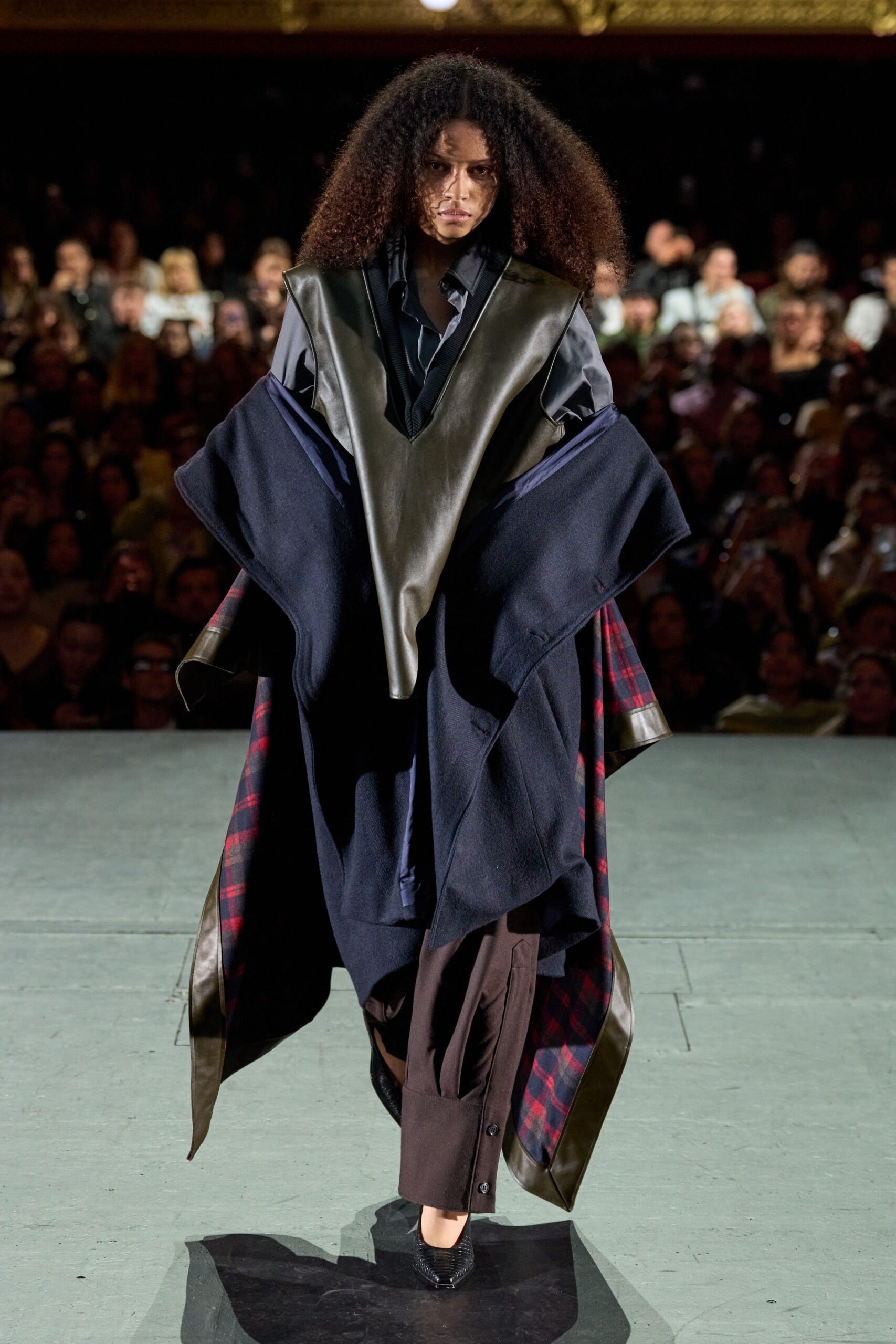 black wool long-sleeve collared relaxed layered coat