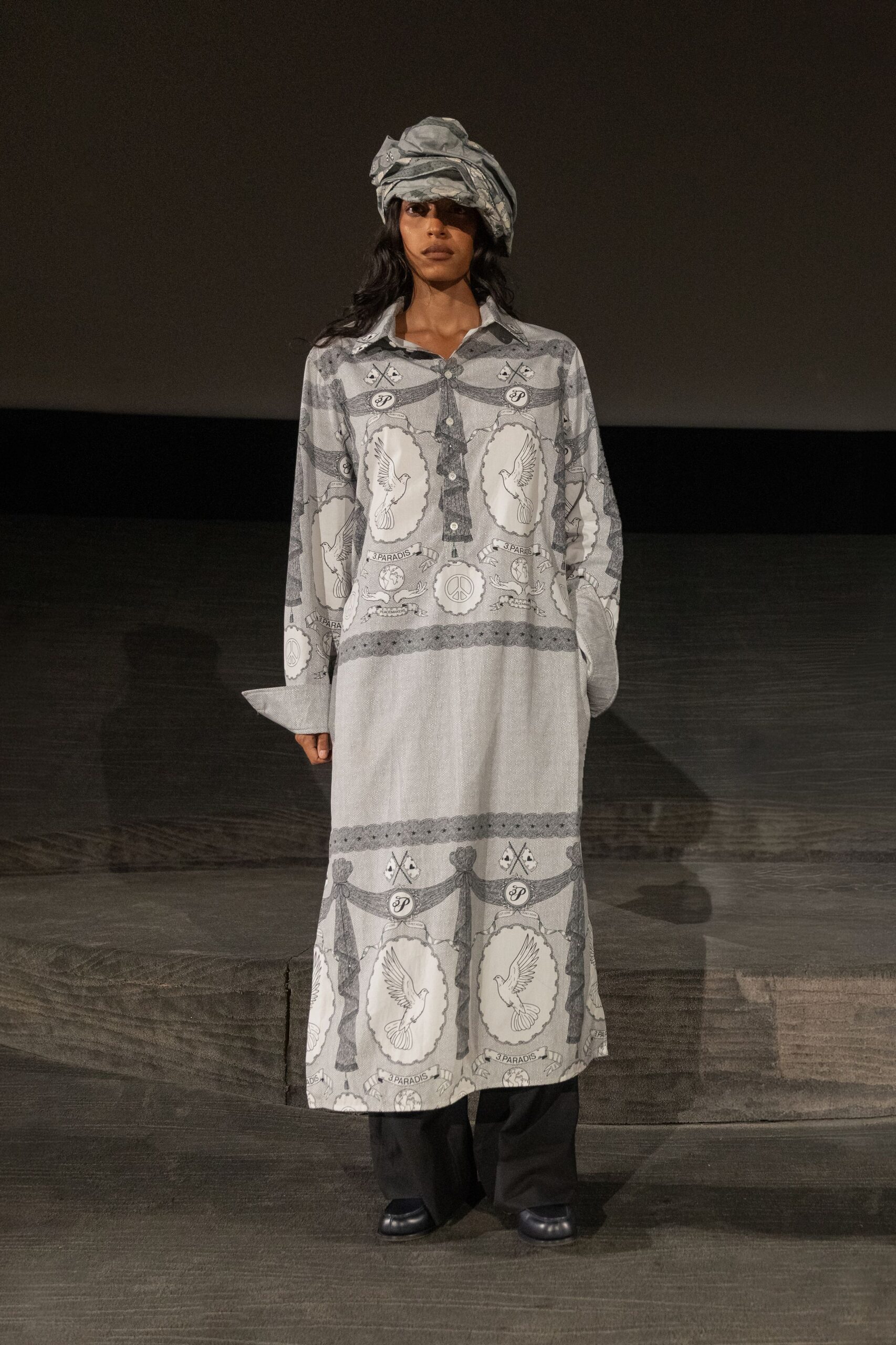gray cotton long-sleeve collared relaxed printed maxi dress