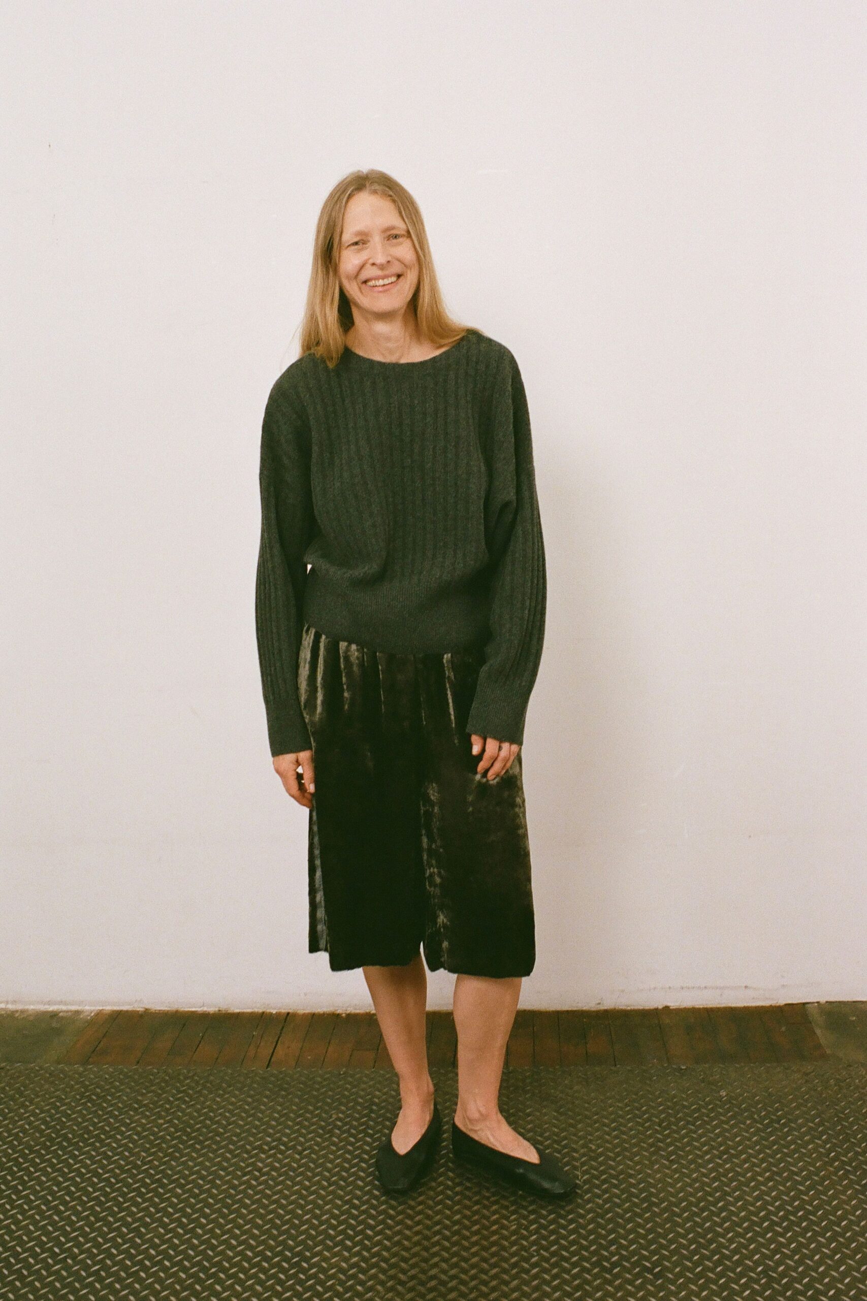black velvet fitted pleated midi skirt