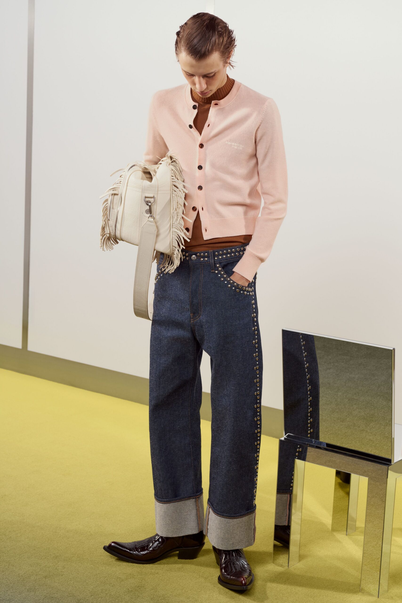 pink cotton long-sleeve collared fitted buttoned cardigan