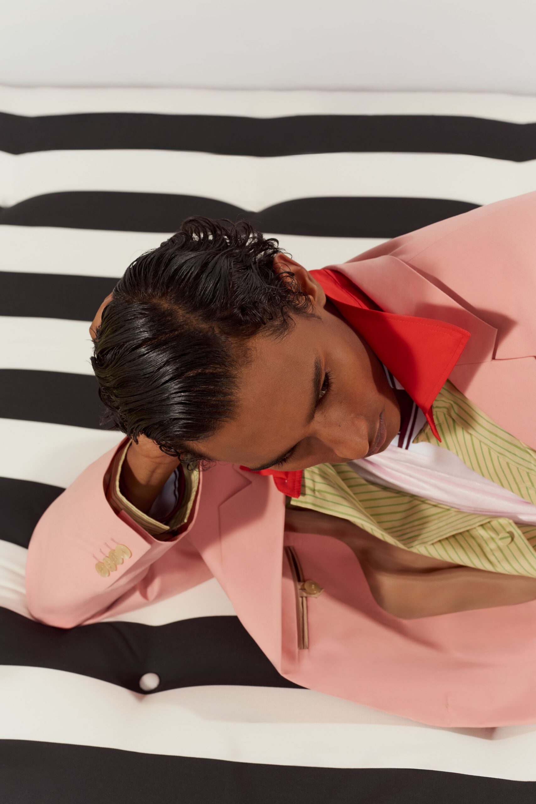 pink cotton long-sleeve collared tailored buttoned blazer