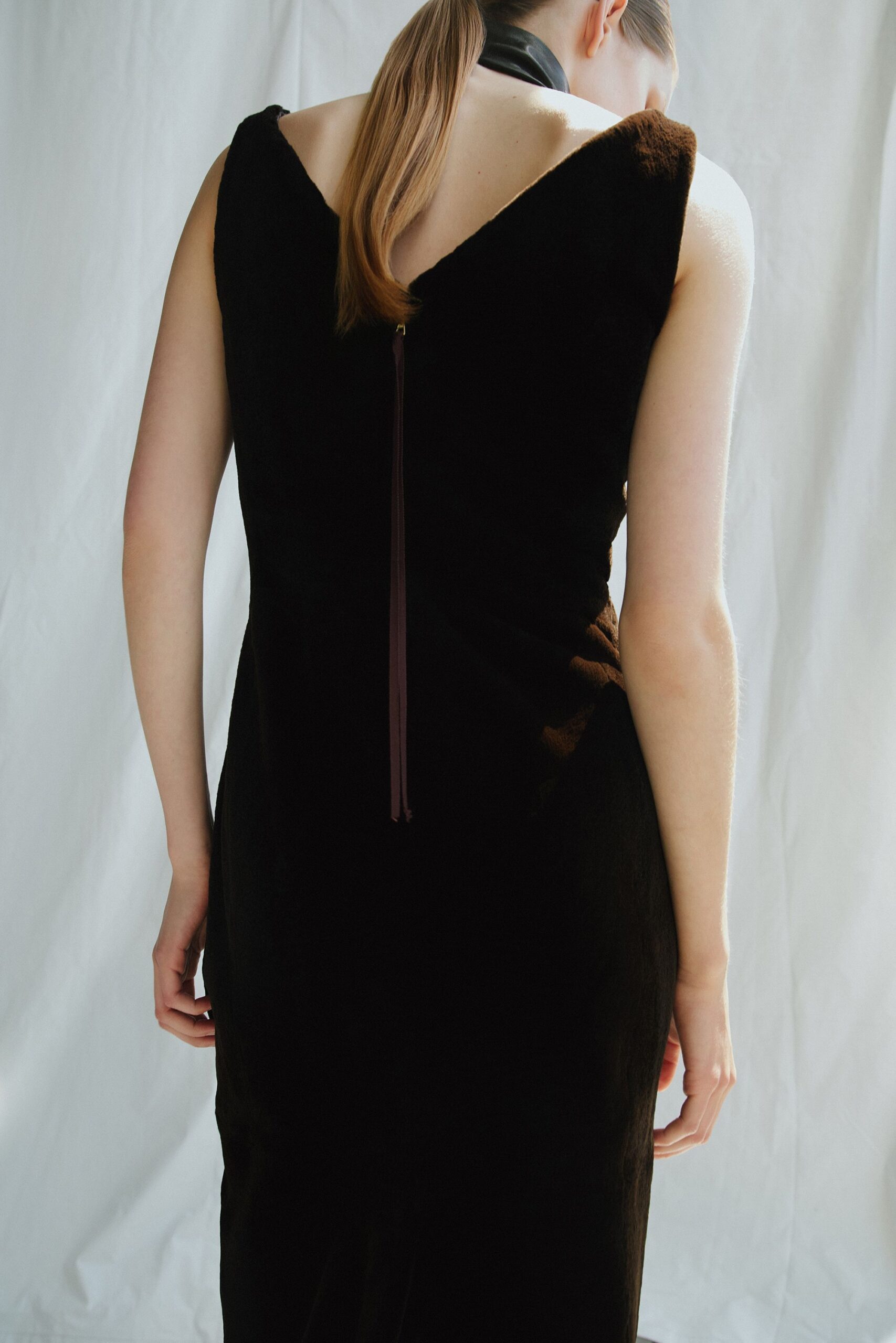 black velvet sleeveless dress