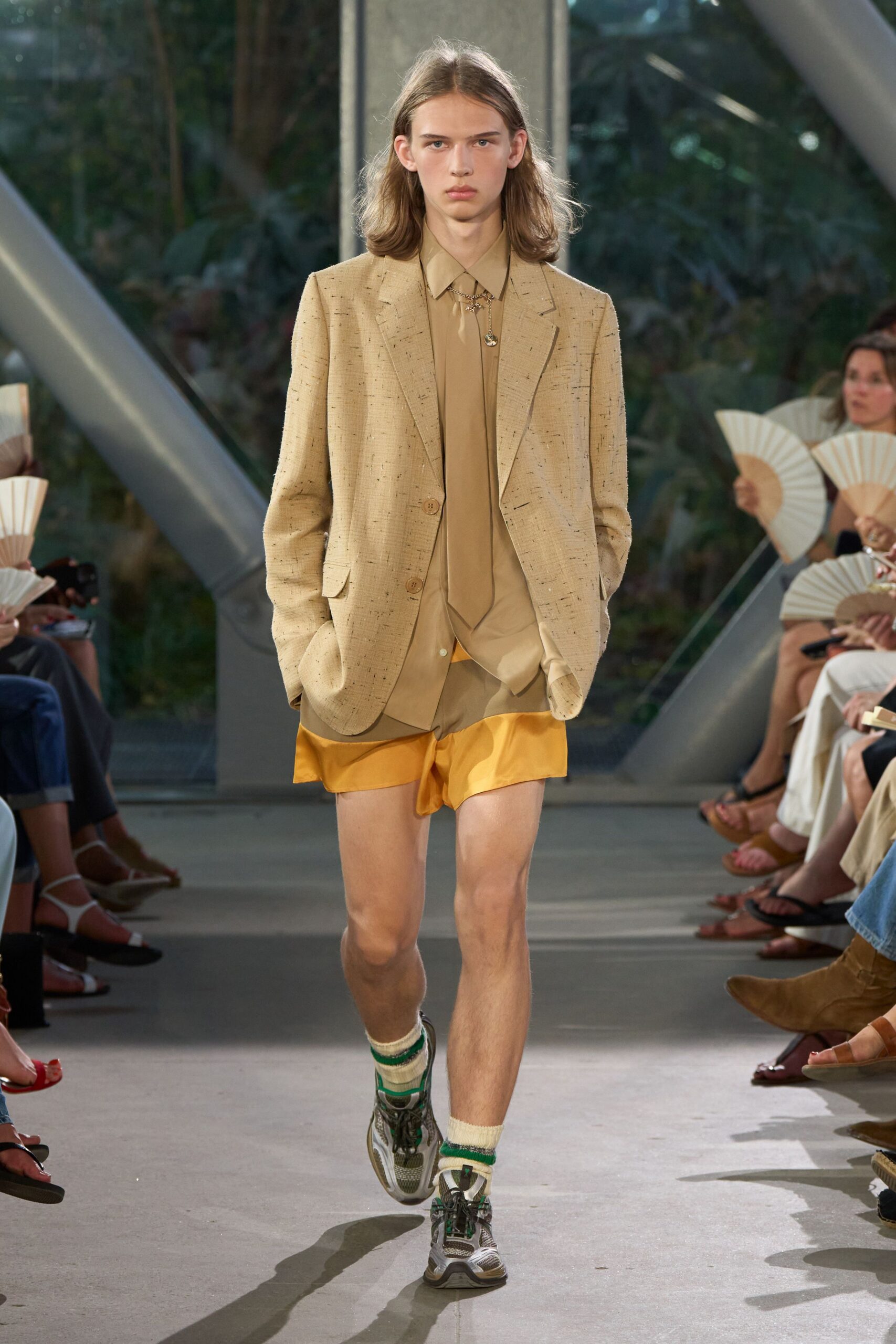 beige cotton long-sleeve collared tailored buttoned blazer