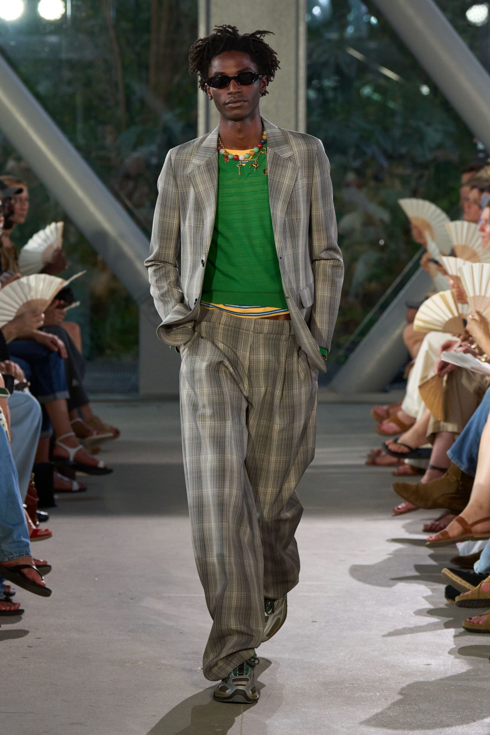 gray long-sleeve collared tailored checked blazer