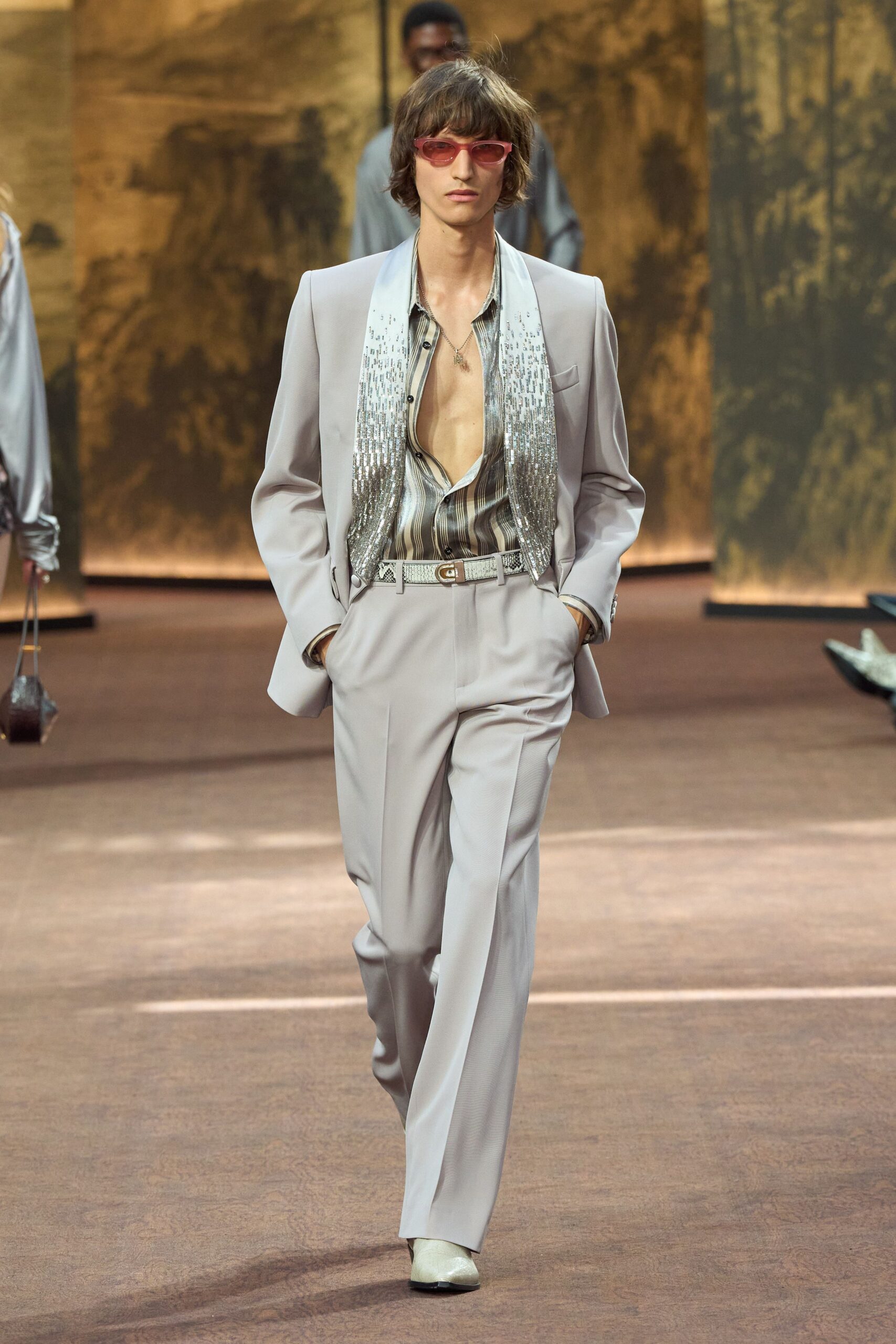 gray silk long-sleeve collared tailored buttoned suit