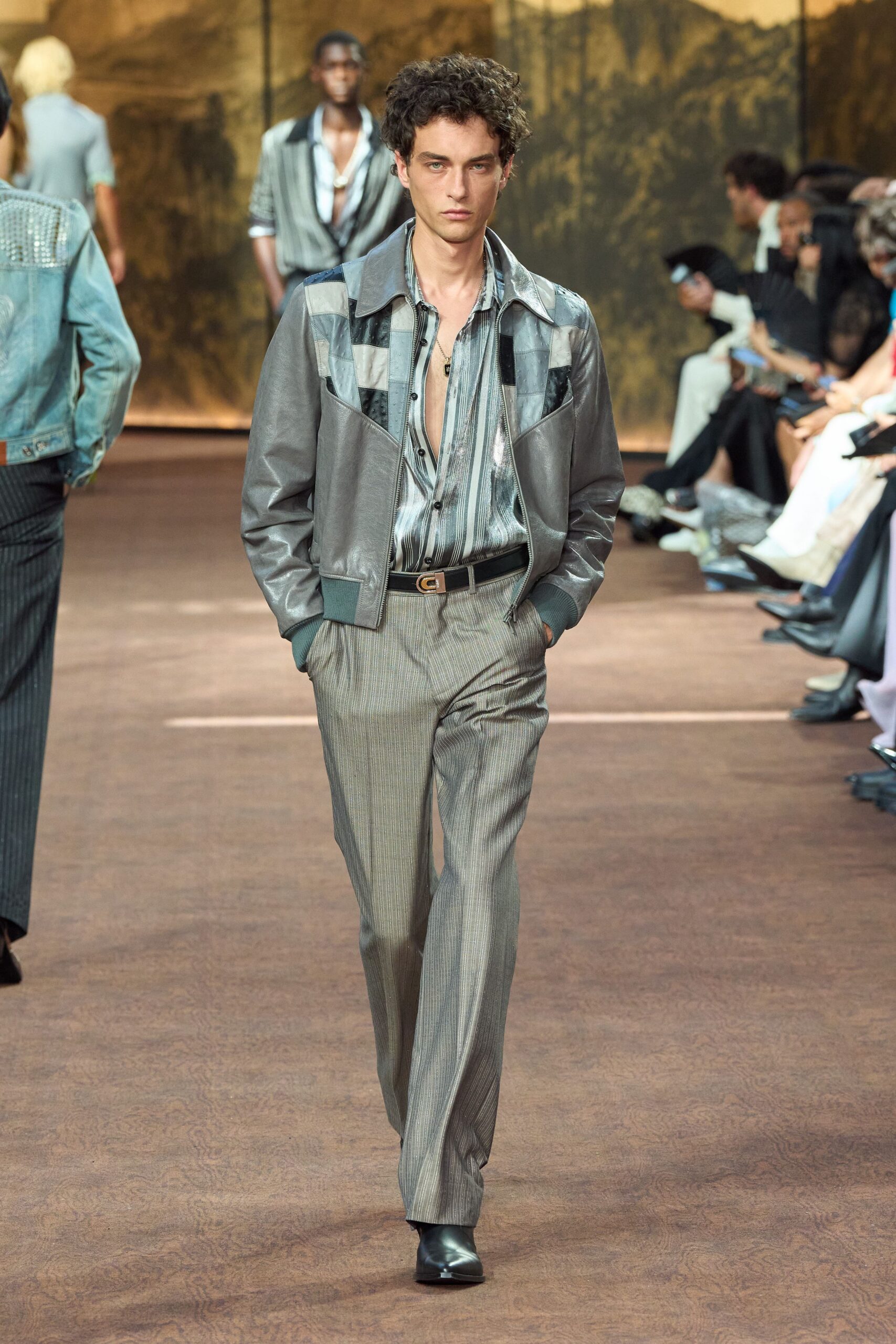 gray leather long-sleeve collared fitted zippered jacket