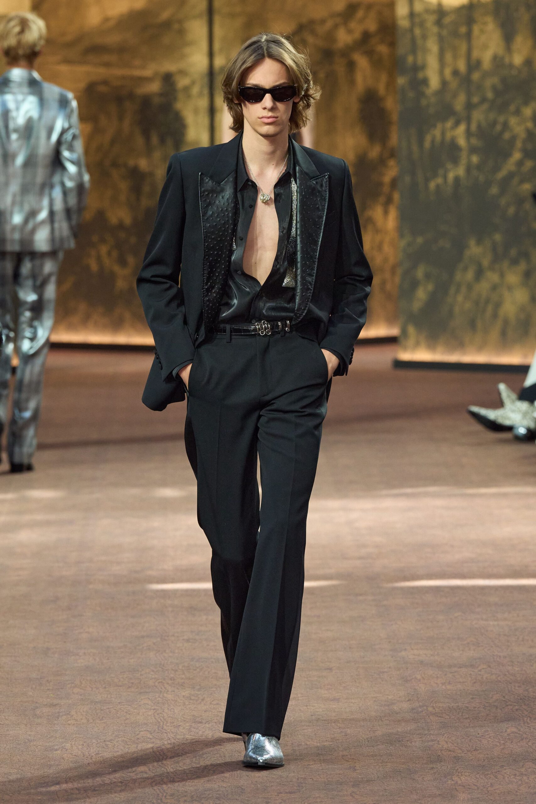 black silk long-sleeve collared tailored buttoned suit