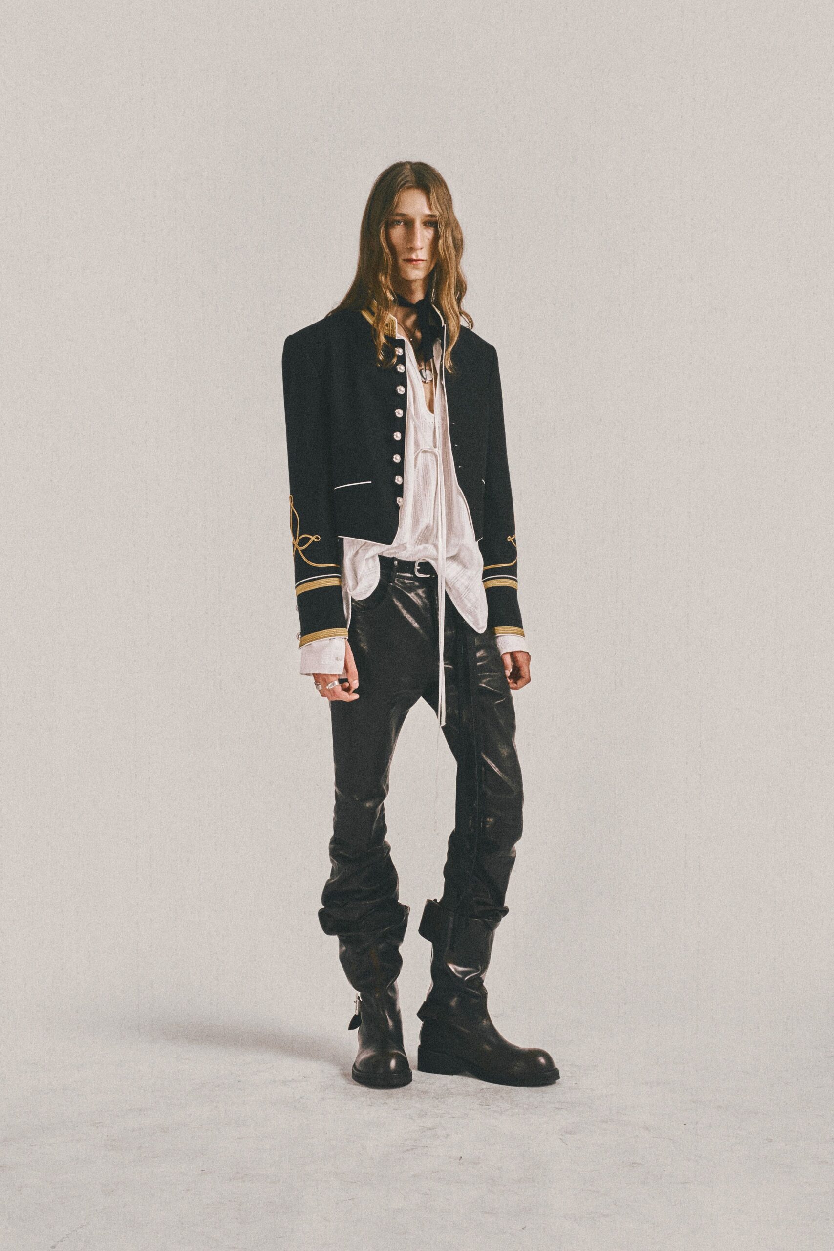 black cotton long-sleeve collared structured buttoned jacket