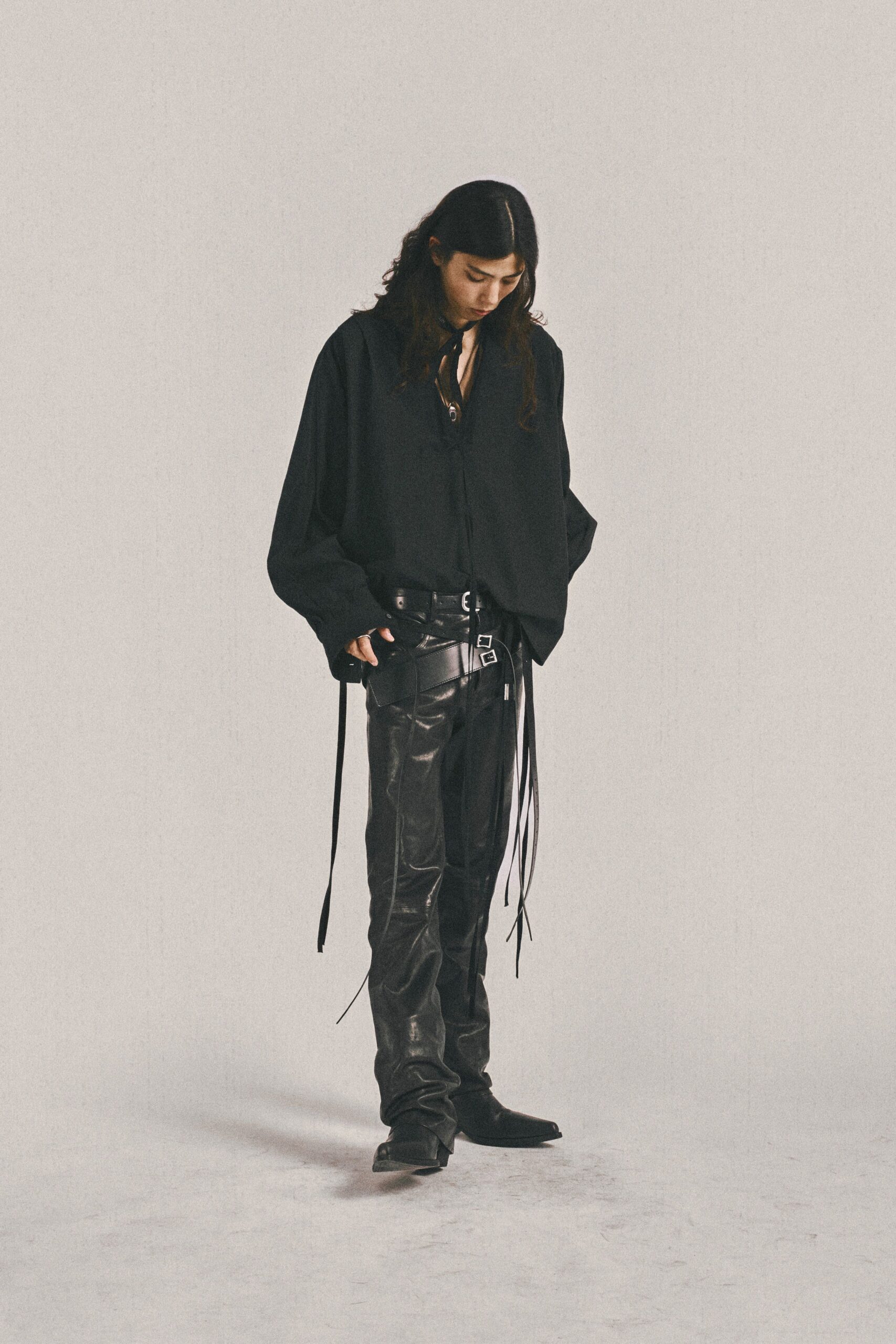 black cotton long-sleeve collared oversized shirt