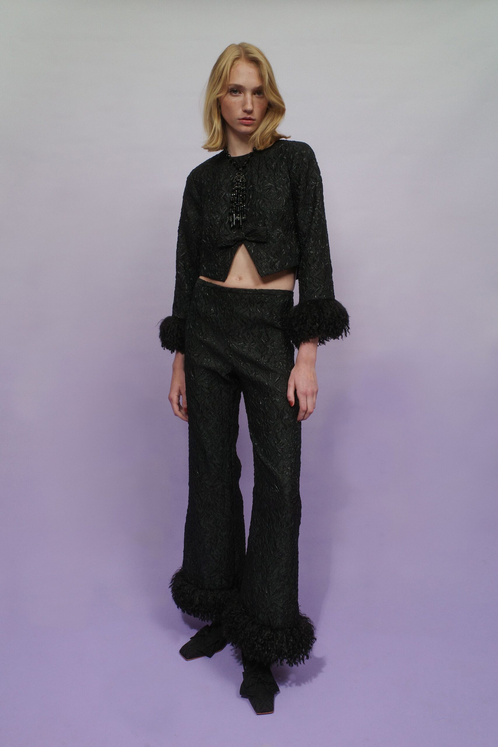 black lace long-sleeve fitted ruffled cropped top