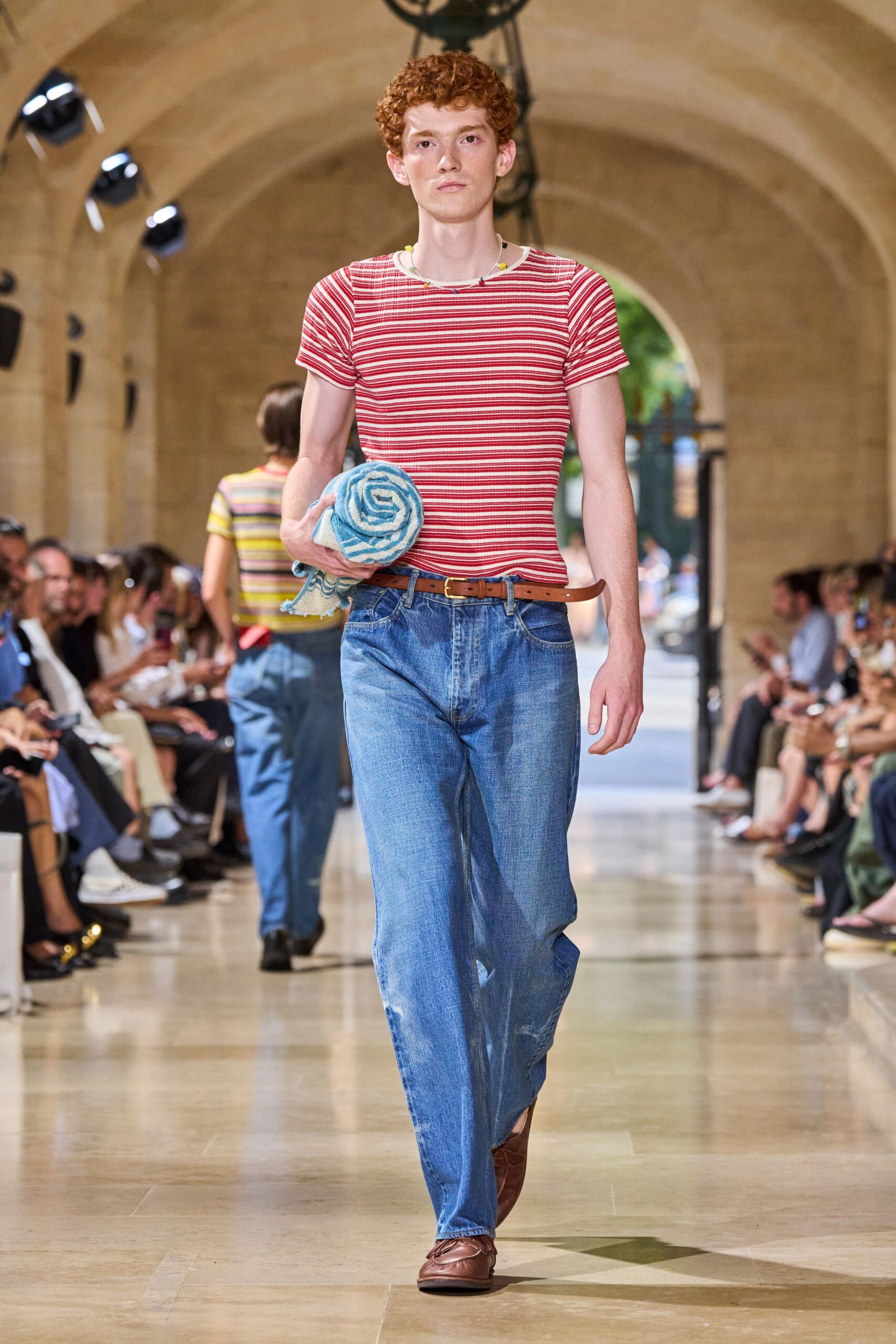 red short-sleeve collared fitted striped t-shirt