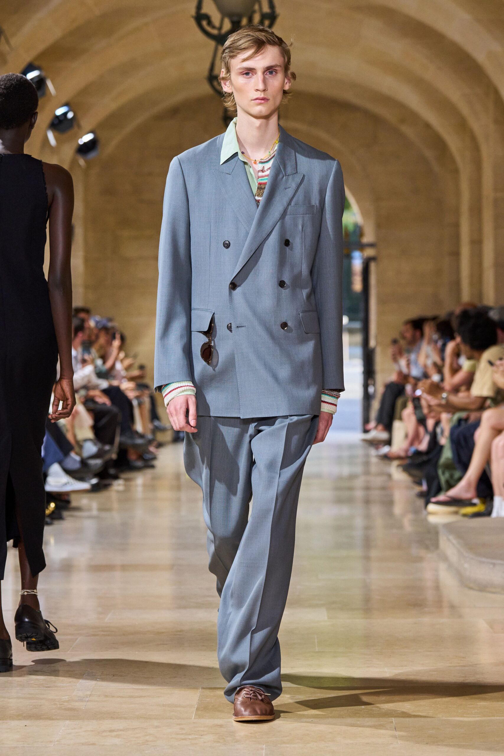 gray cotton long-sleeve collared tailored buttoned suit