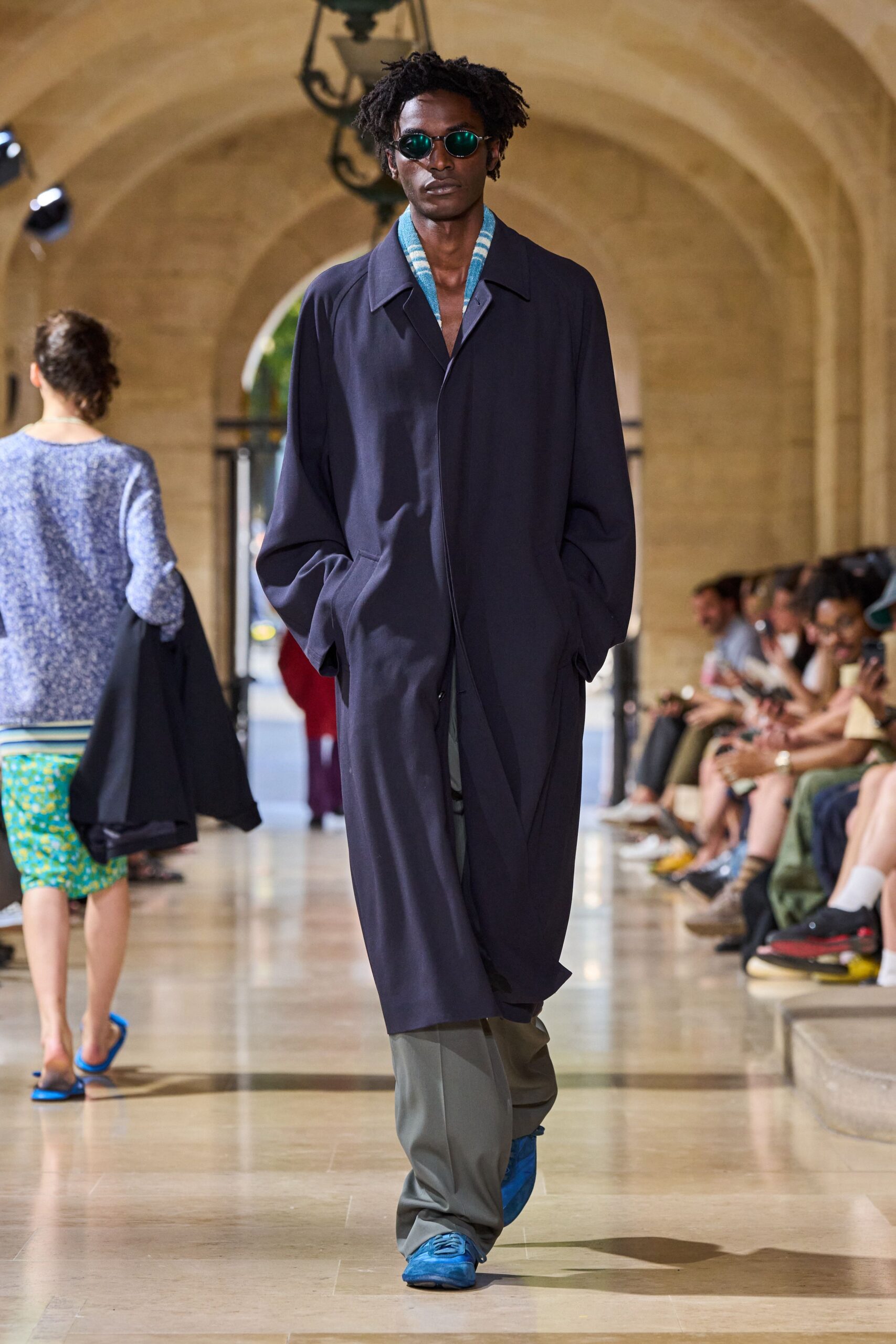 oversized black coat with blue shirt
