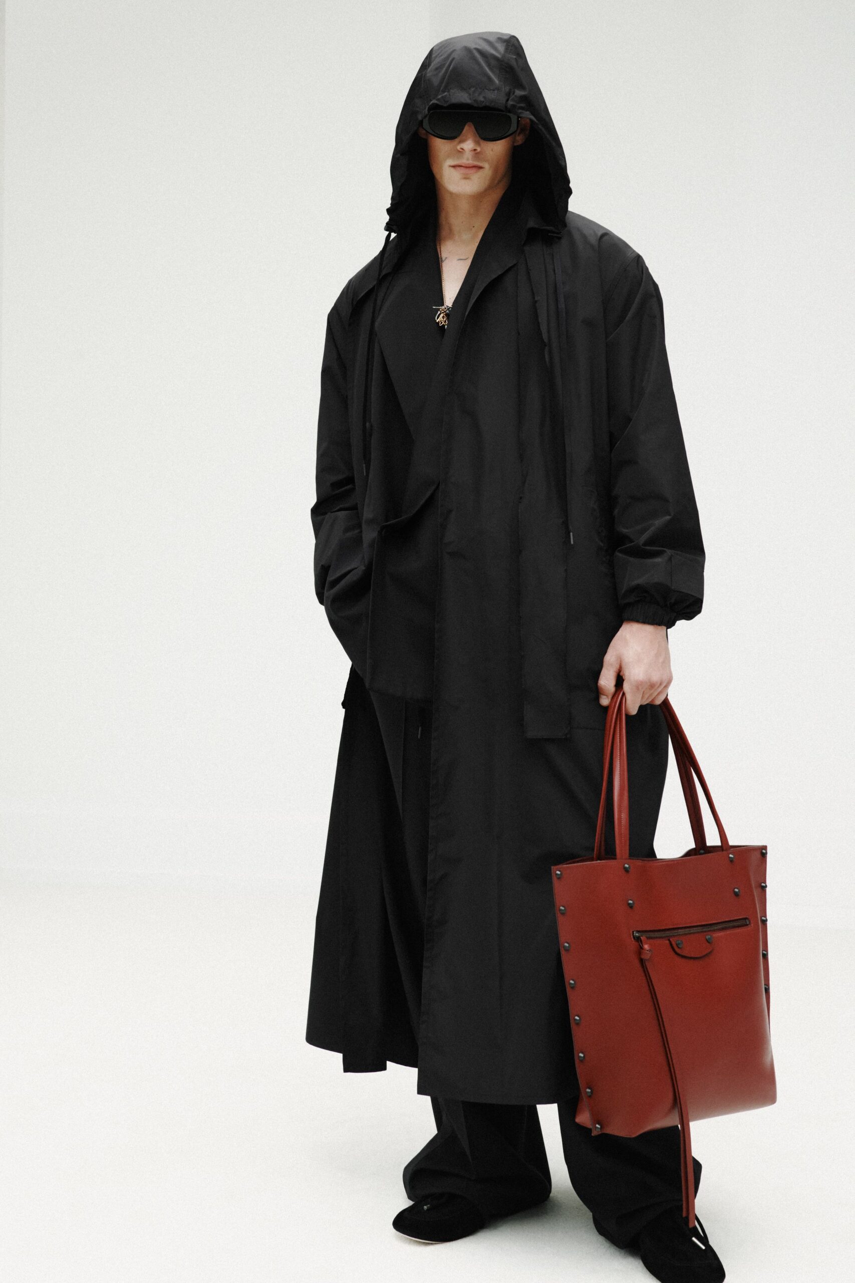 black cotton short-sleeve fitted shirt