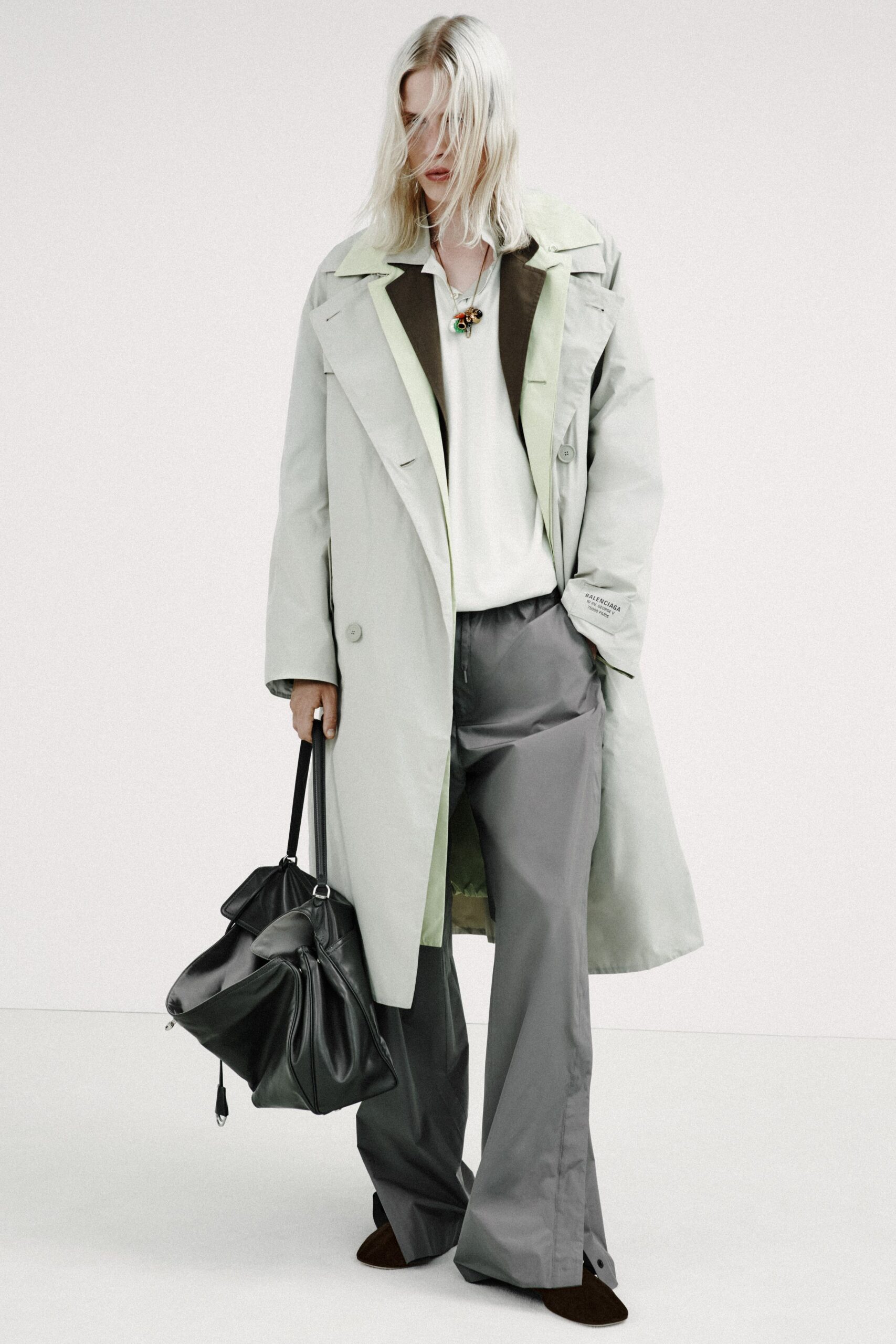 green cotton long-sleeve collared relaxed buttoned coat