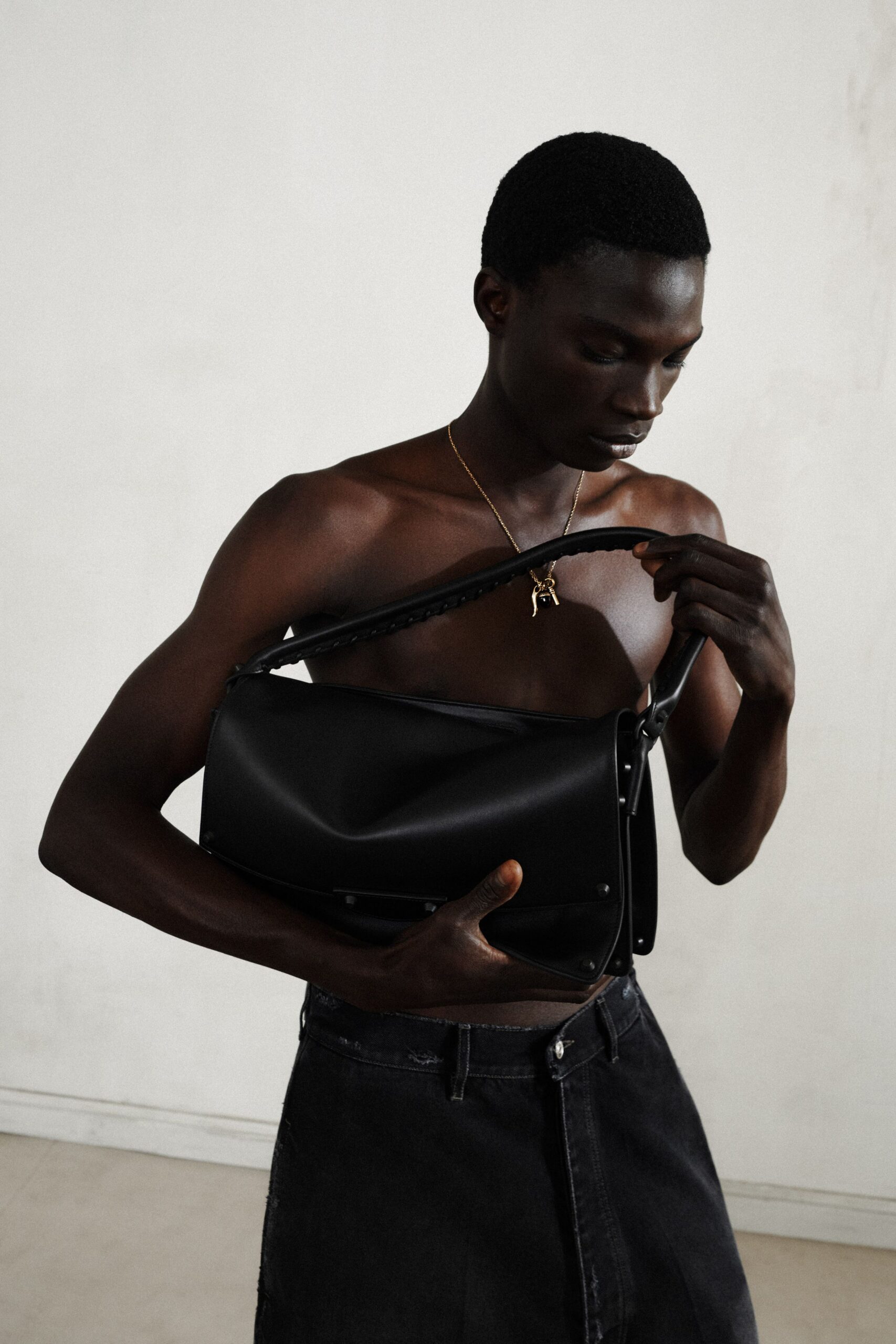 black cotton sleeveless fitted top