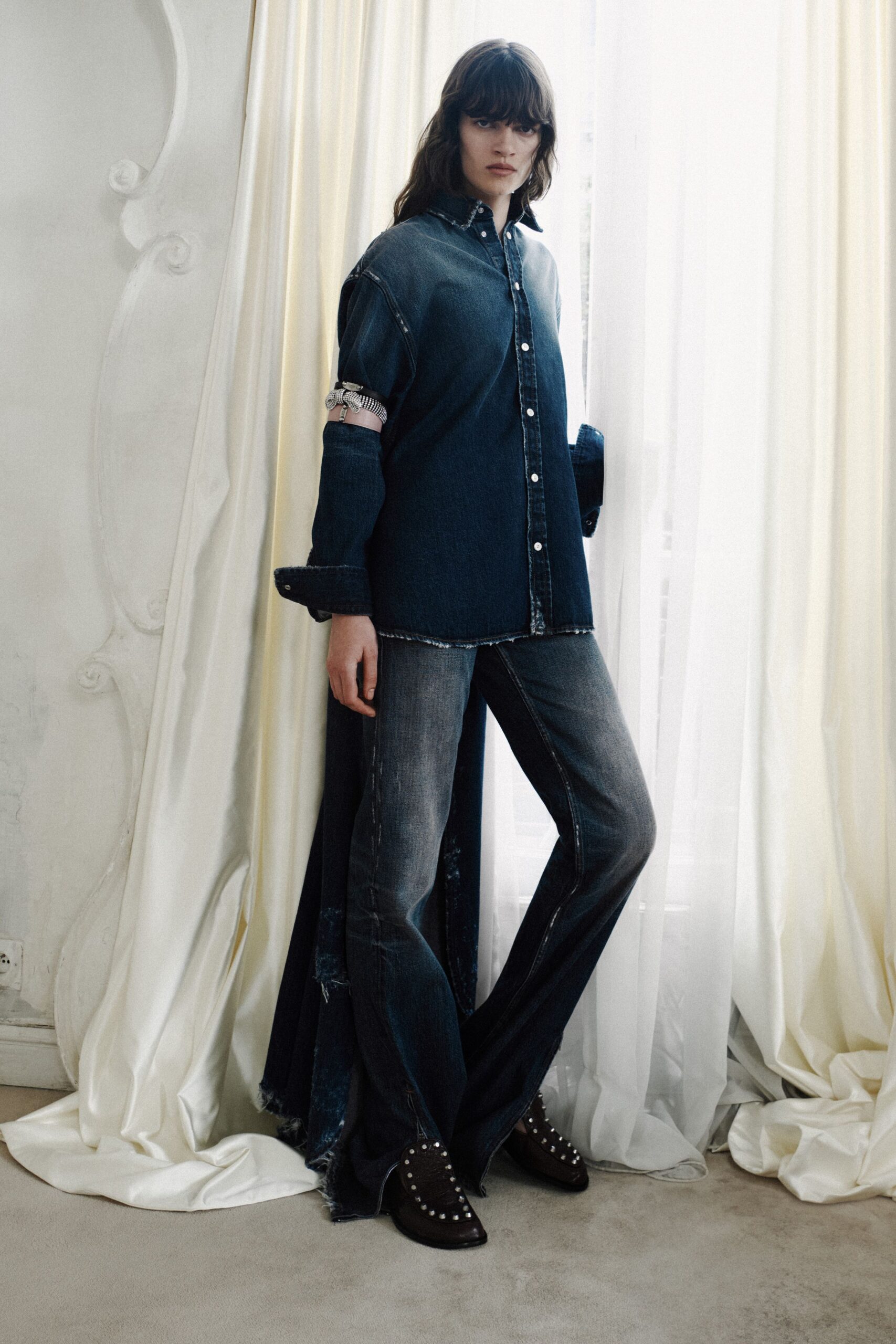 blue denim long-sleeve collared relaxed buttoned shirt