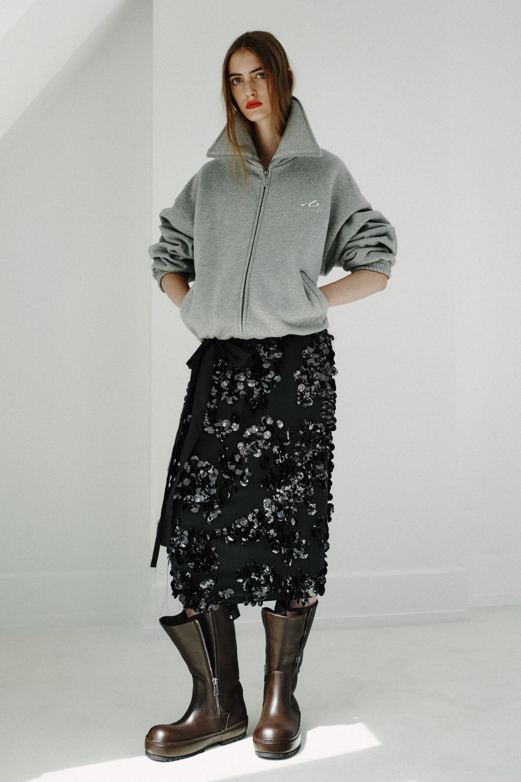 gray cotton long-sleeve oversized zippered hoodie