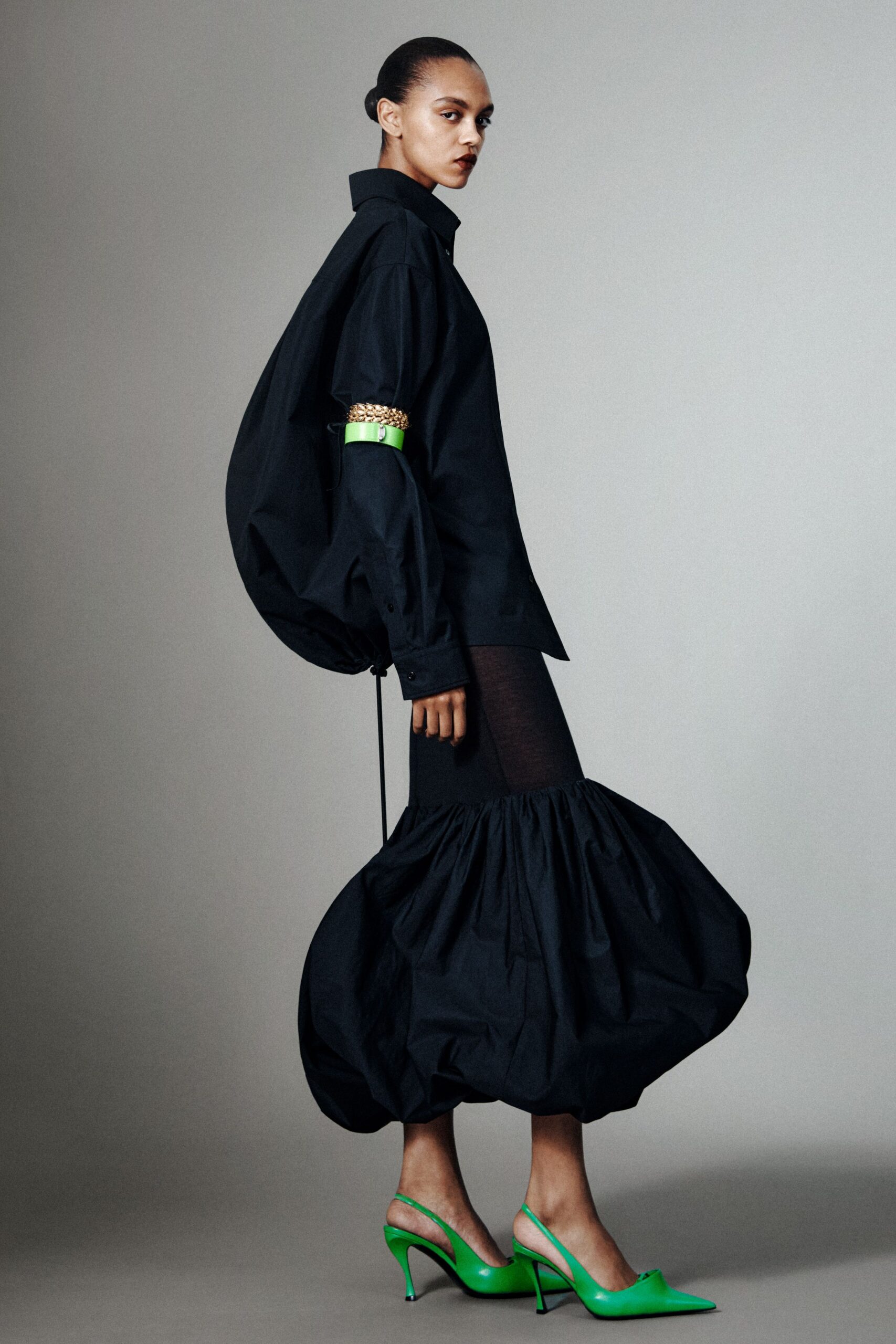 black cotton fitted pleated skirt