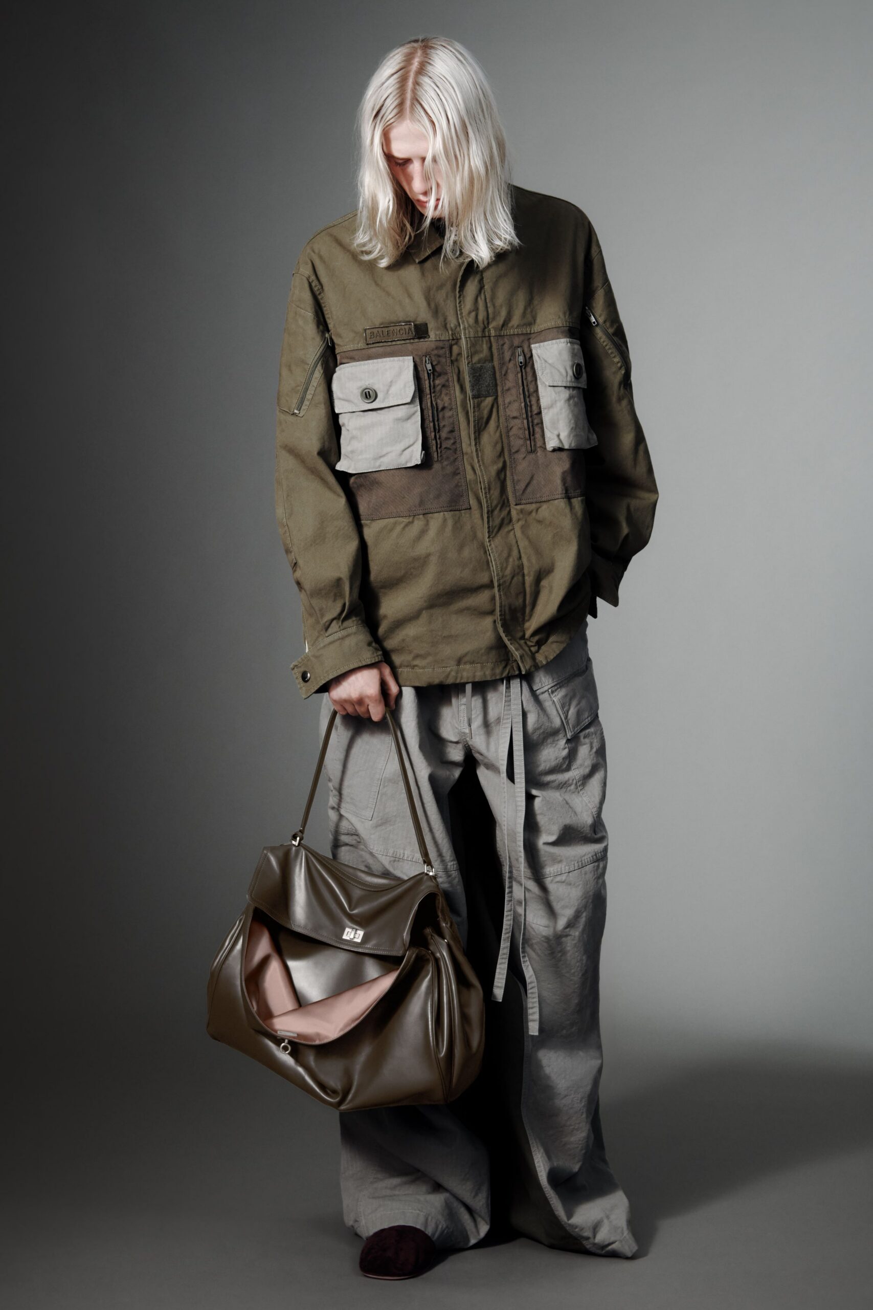 green cotton long-sleeve collared relaxed buttoned pockets jacket