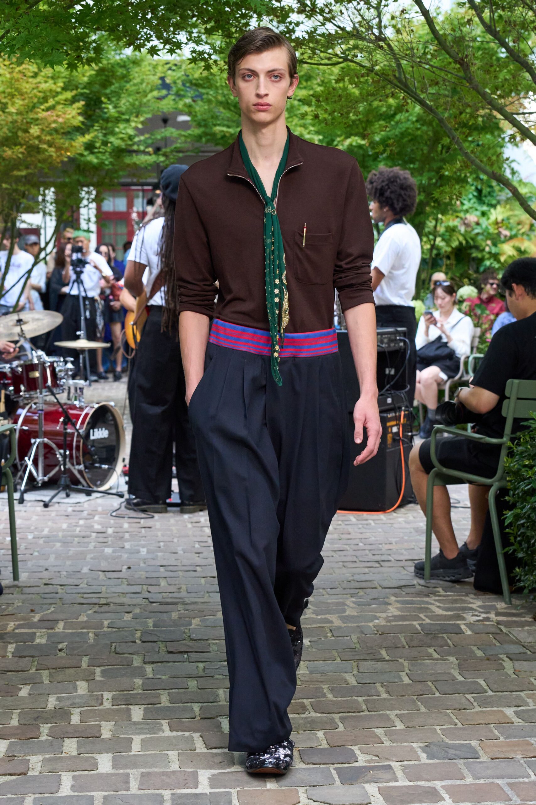 black cotton relaxed pleated pants