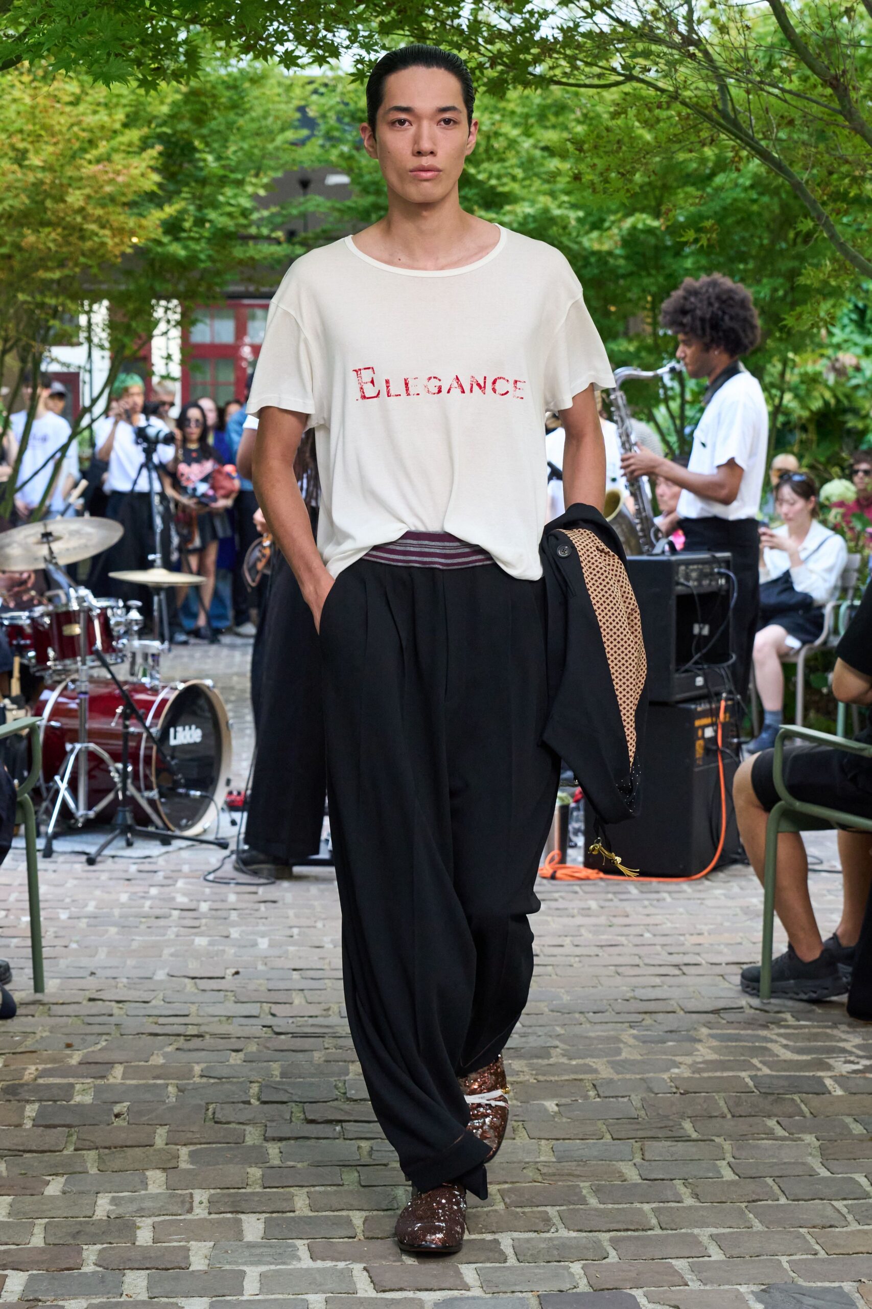white relaxed t-shirt with black pants