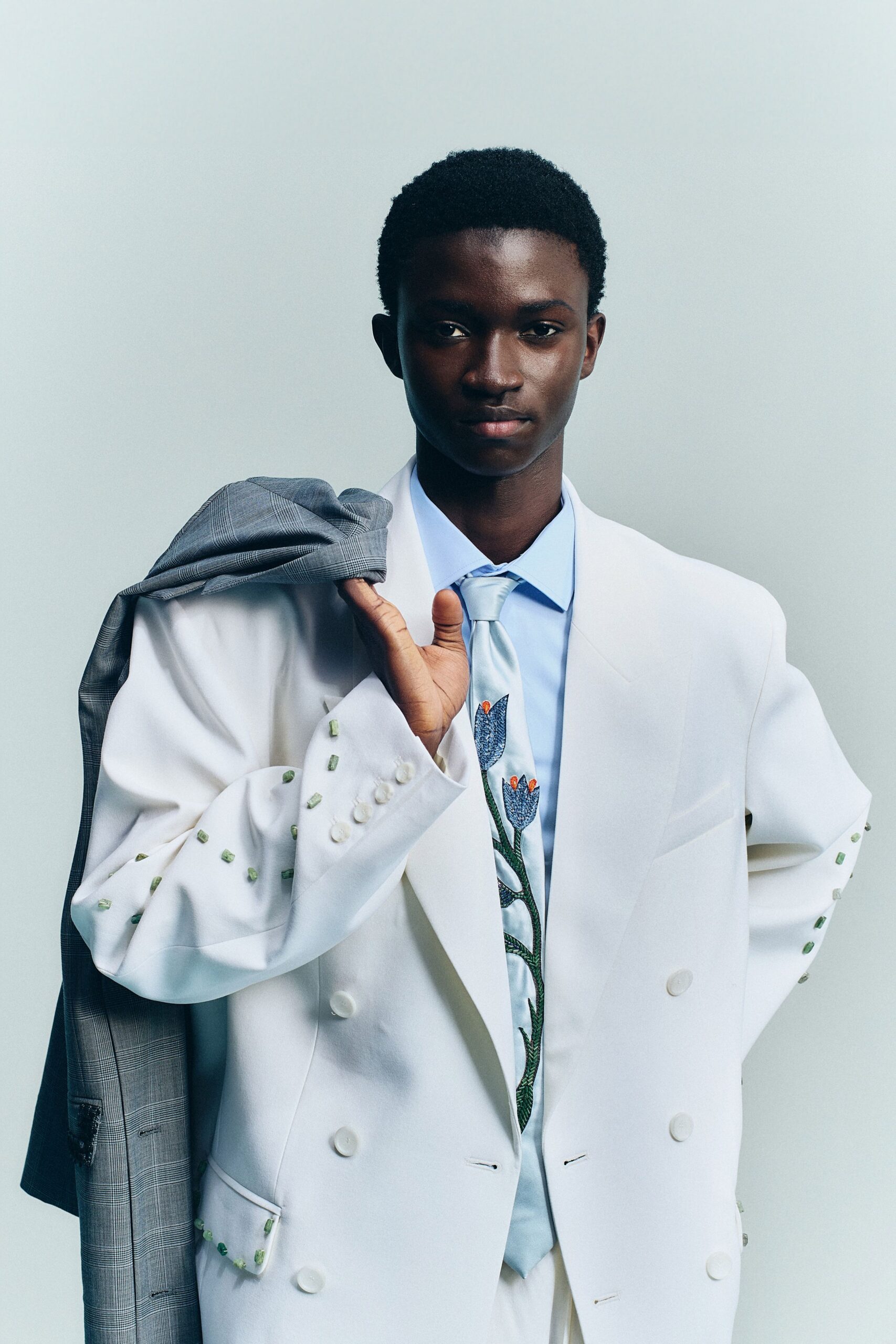 gray cotton long-sleeve collared structured buttoned jacket