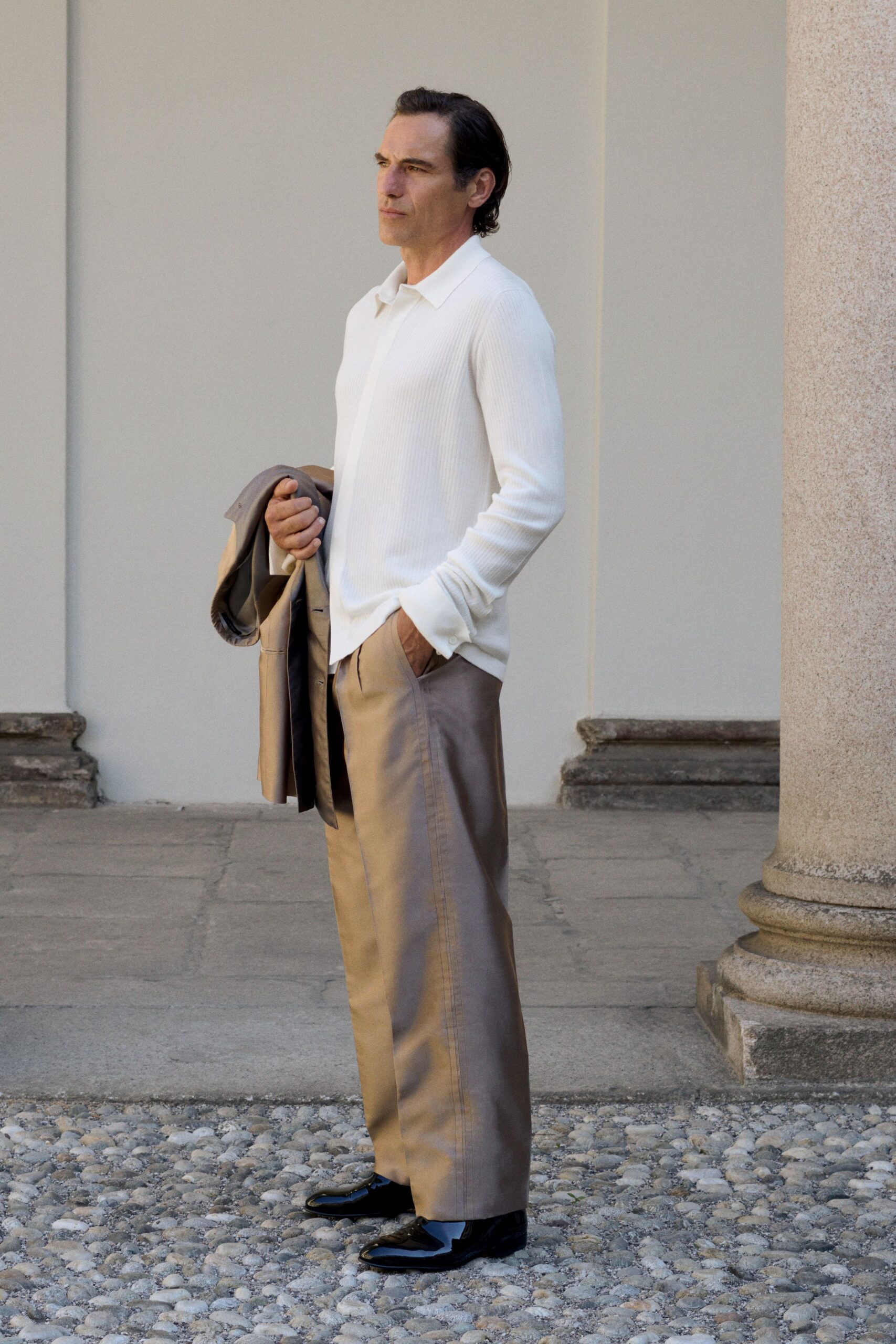 beige cotton long-sleeve collared structured jacket