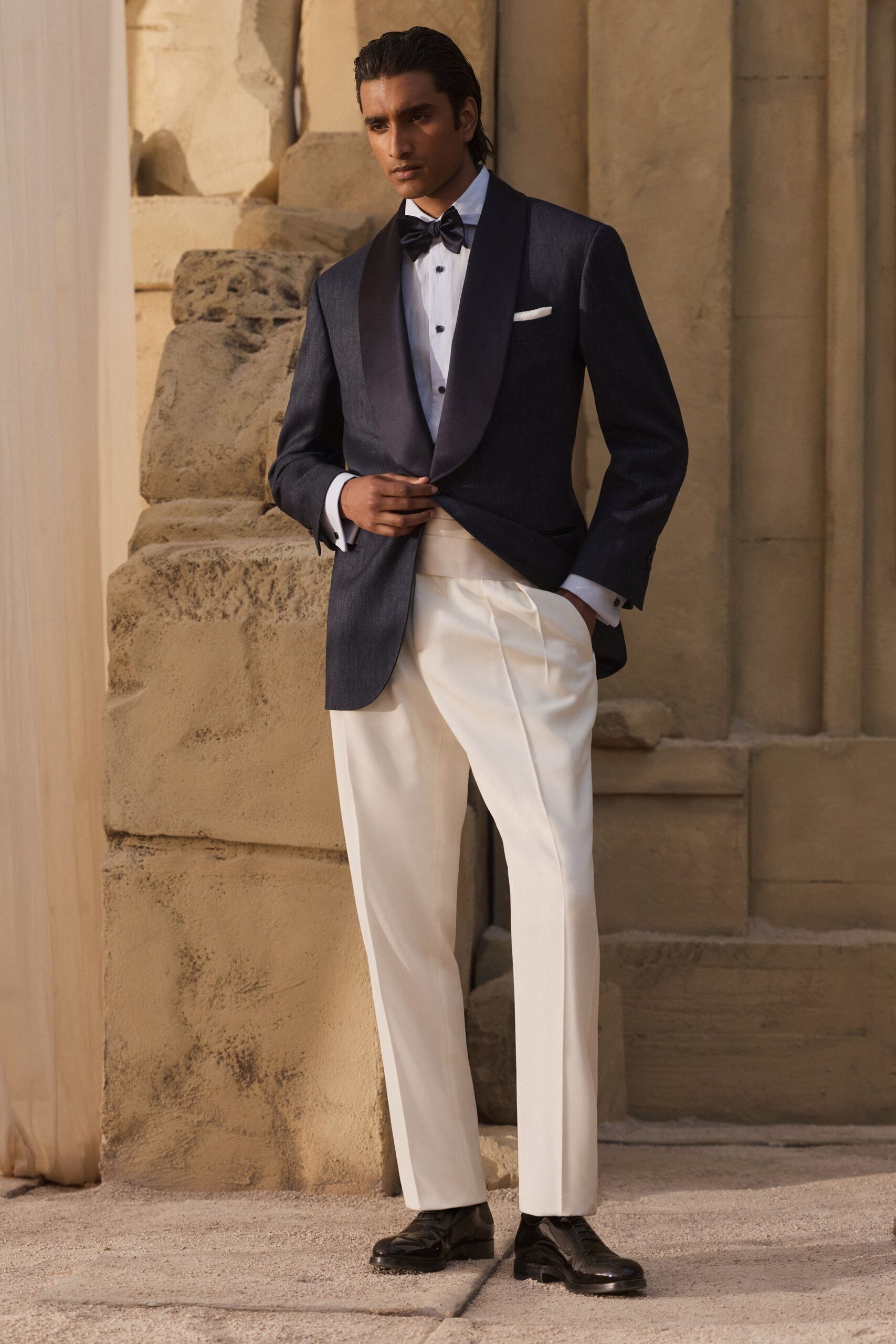 white cotton fitted pleated pants