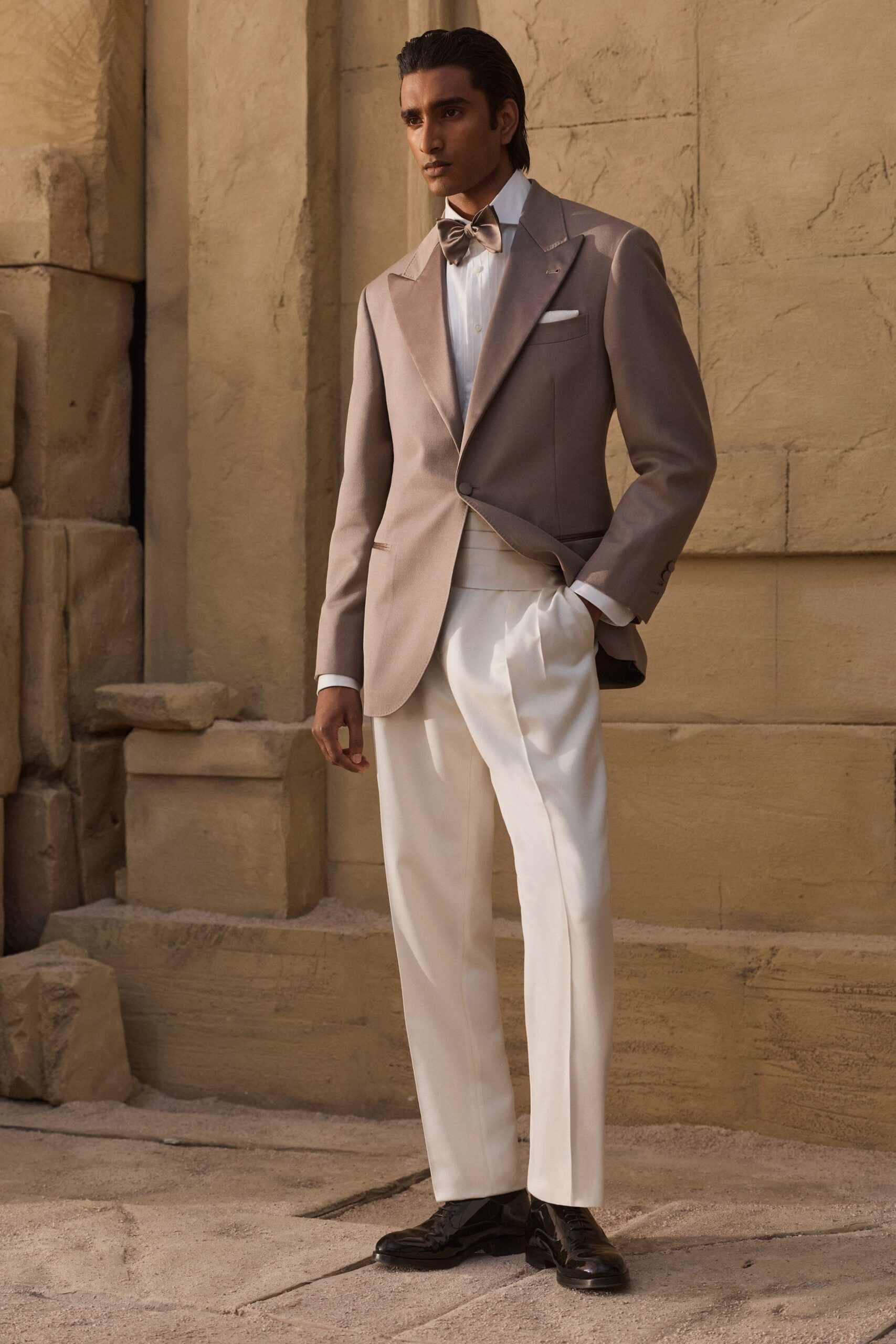 beige cotton long-sleeve collared tailored buttoned blazer
