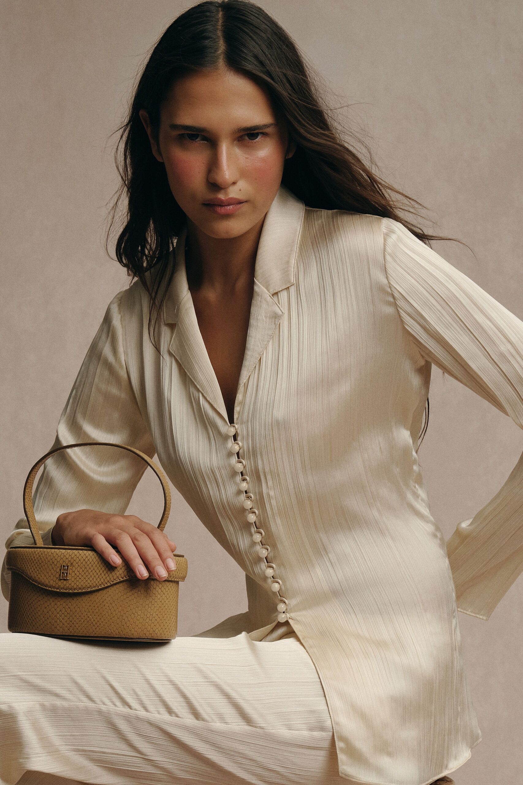 ivory silk long-sleeve collared fitted pleated shirt