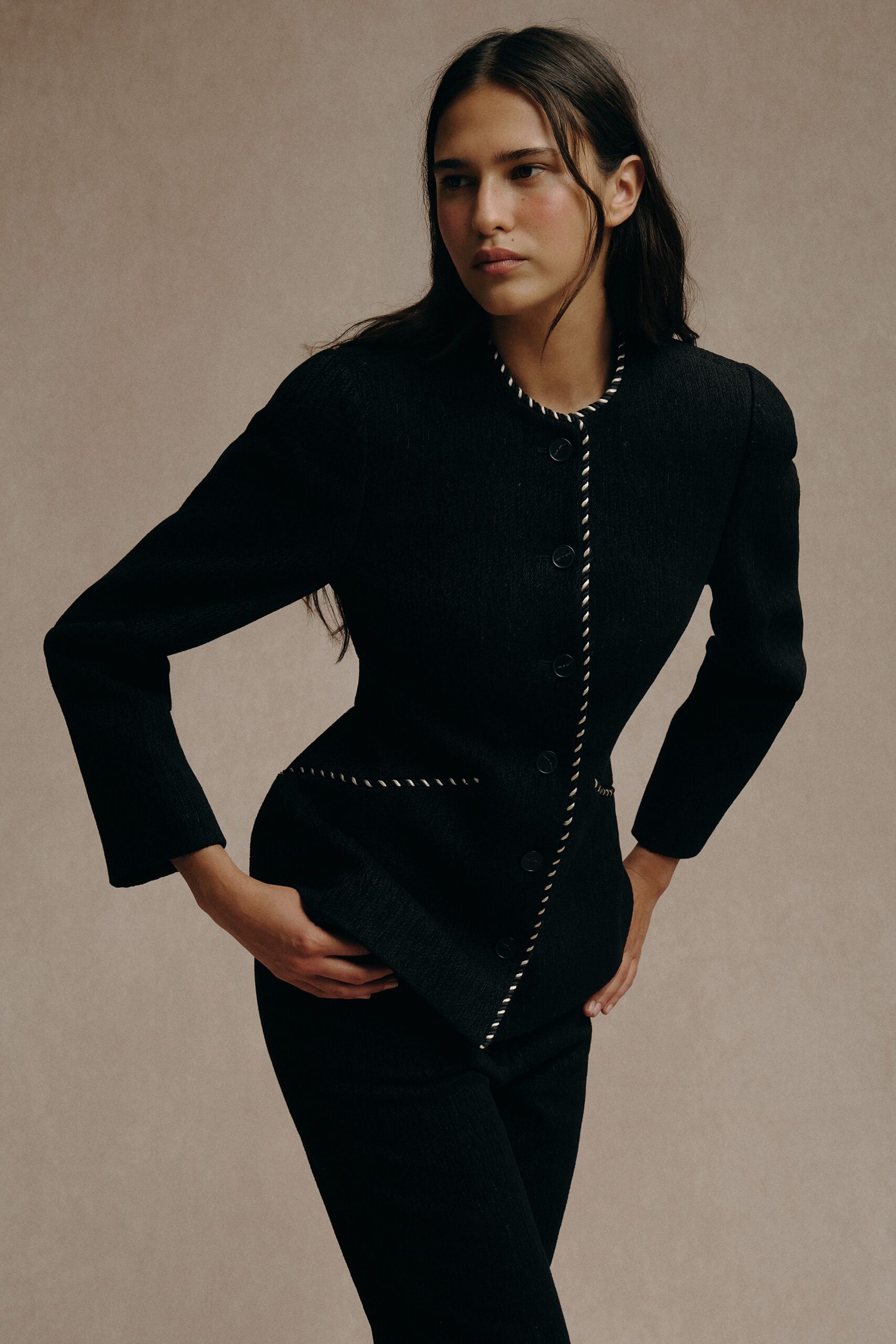 black denim long-sleeve collared fitted buttoned blazer