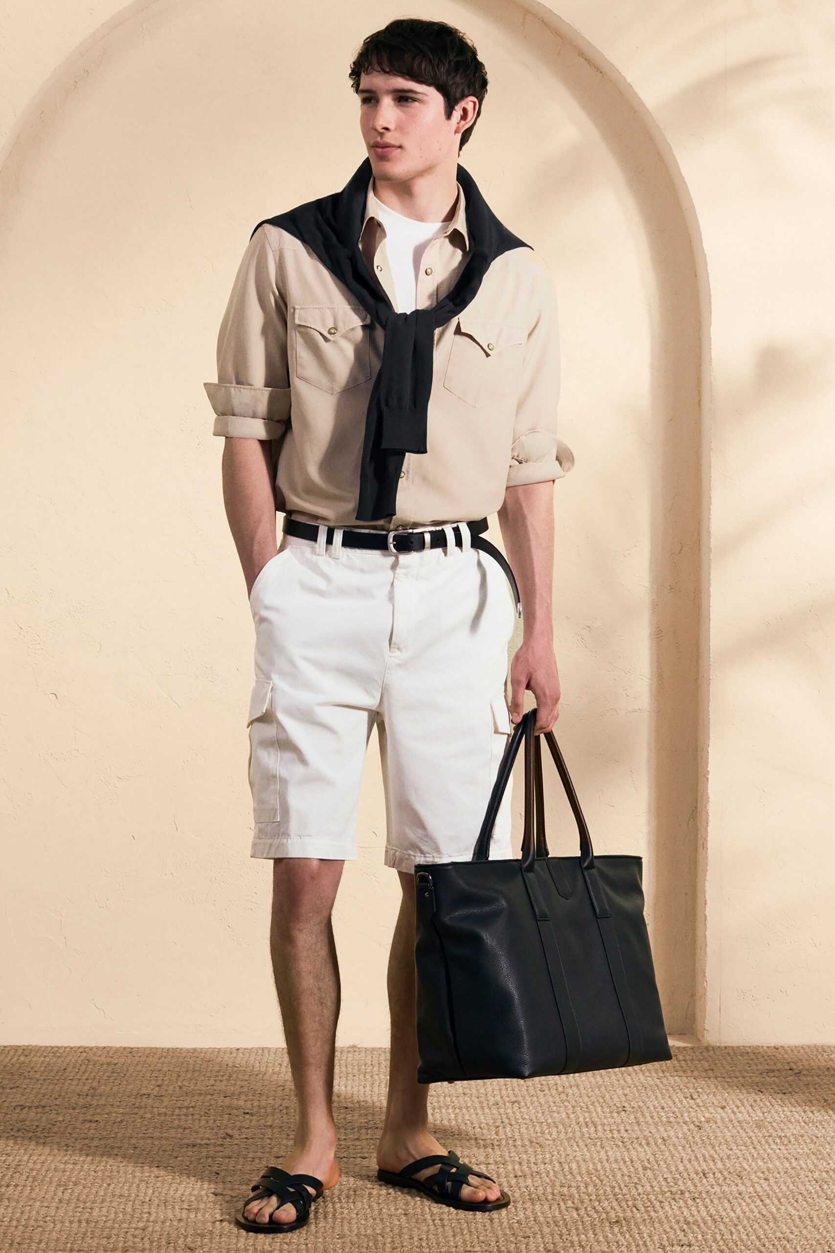 white cotton relaxed cargo shorts