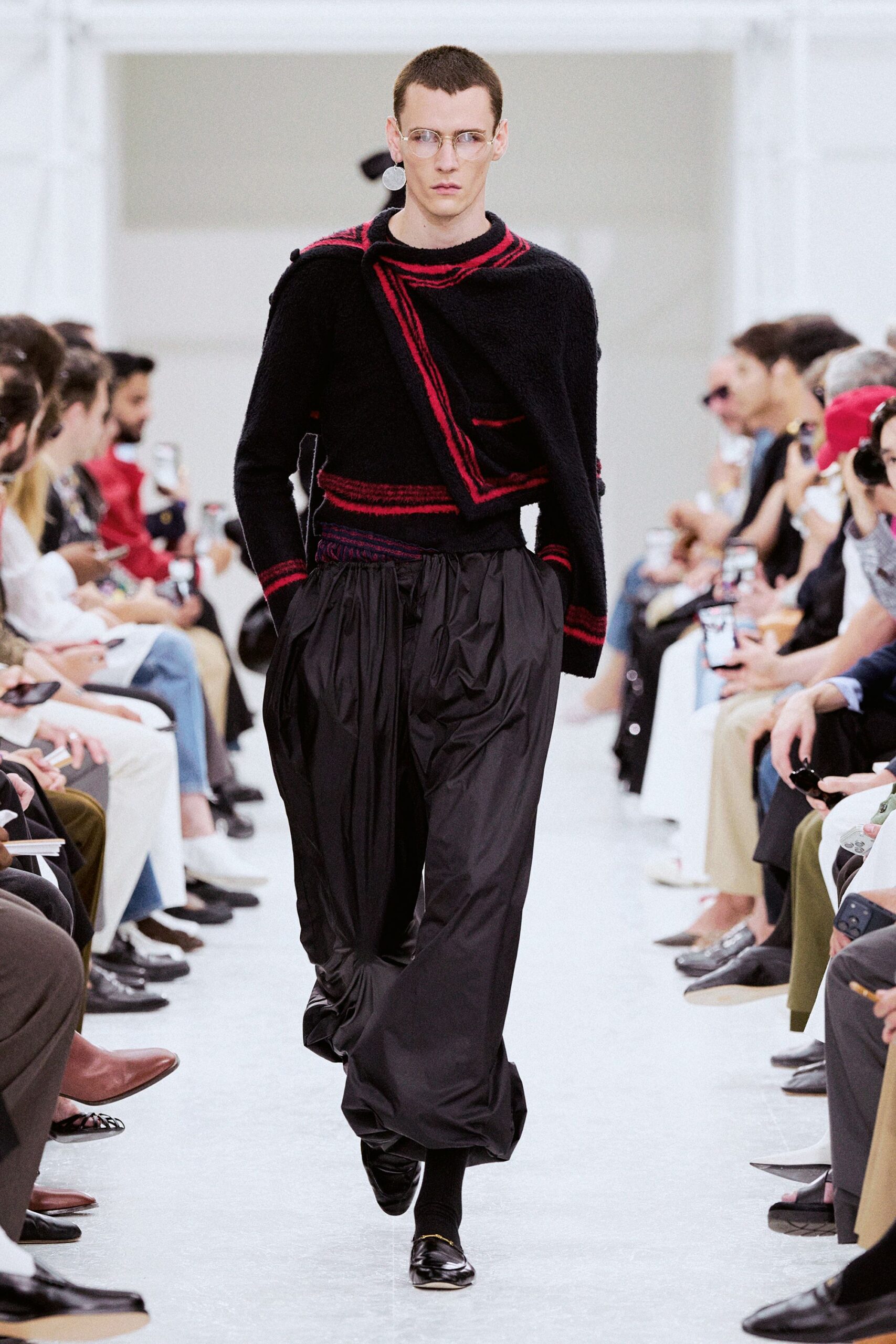 black cotton relaxed pleated pants