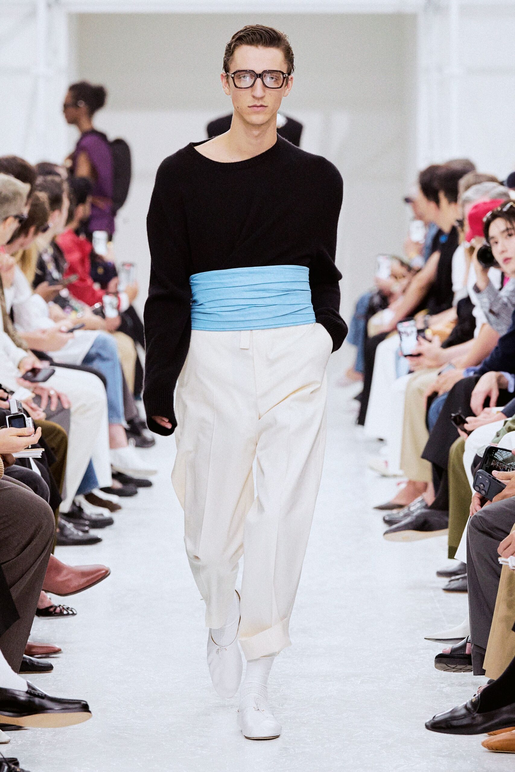 white cotton relaxed high-waisted pleated pants