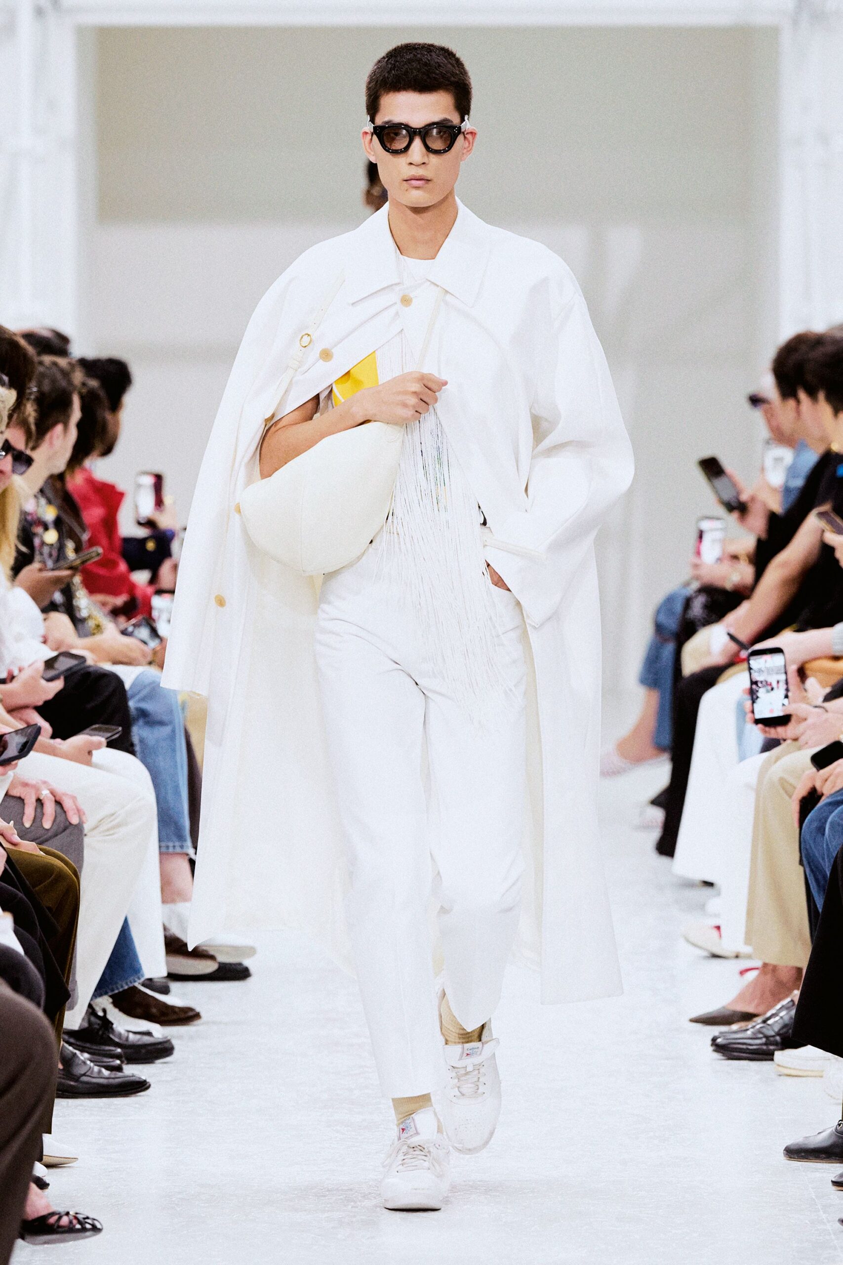 white cotton long-sleeve collared relaxed zippered coat