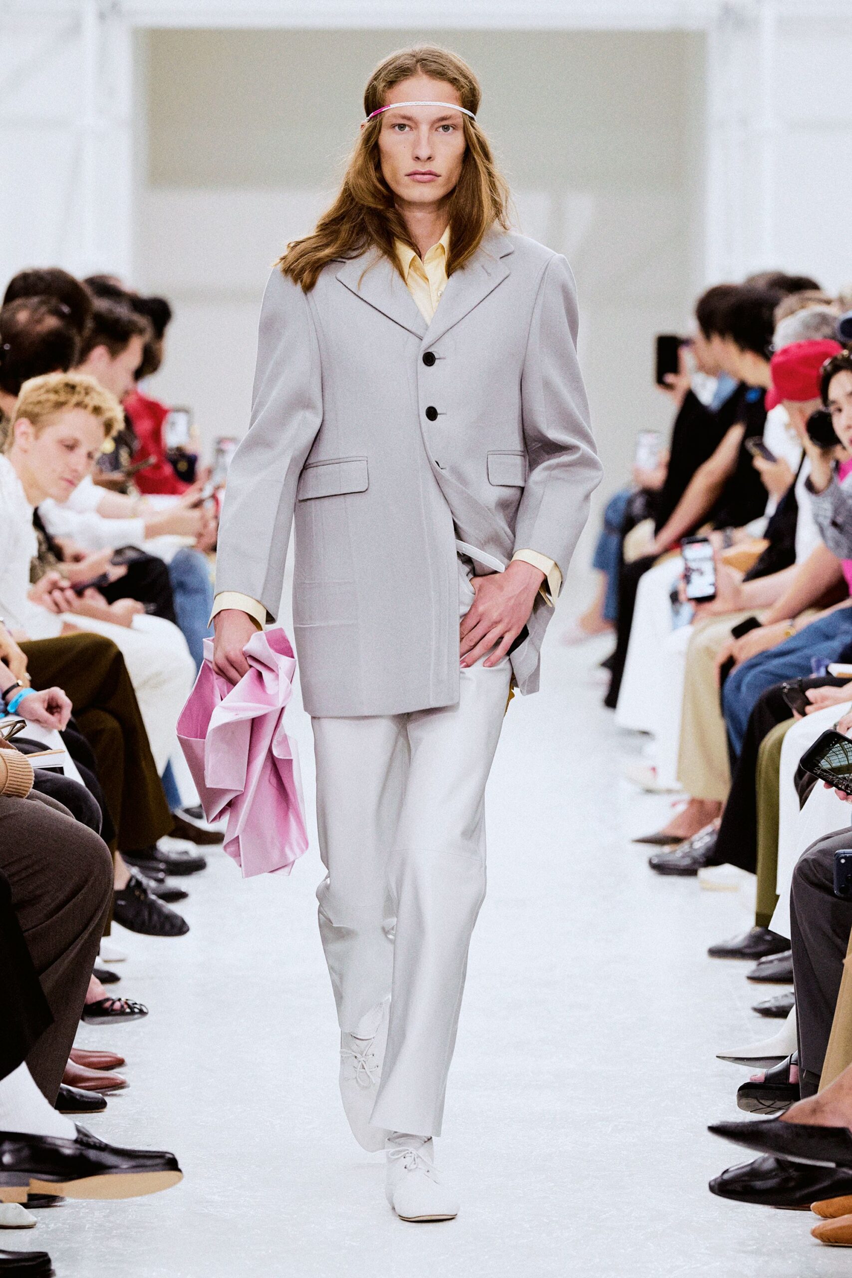 gray cotton long-sleeve collared structured buttoned blazer