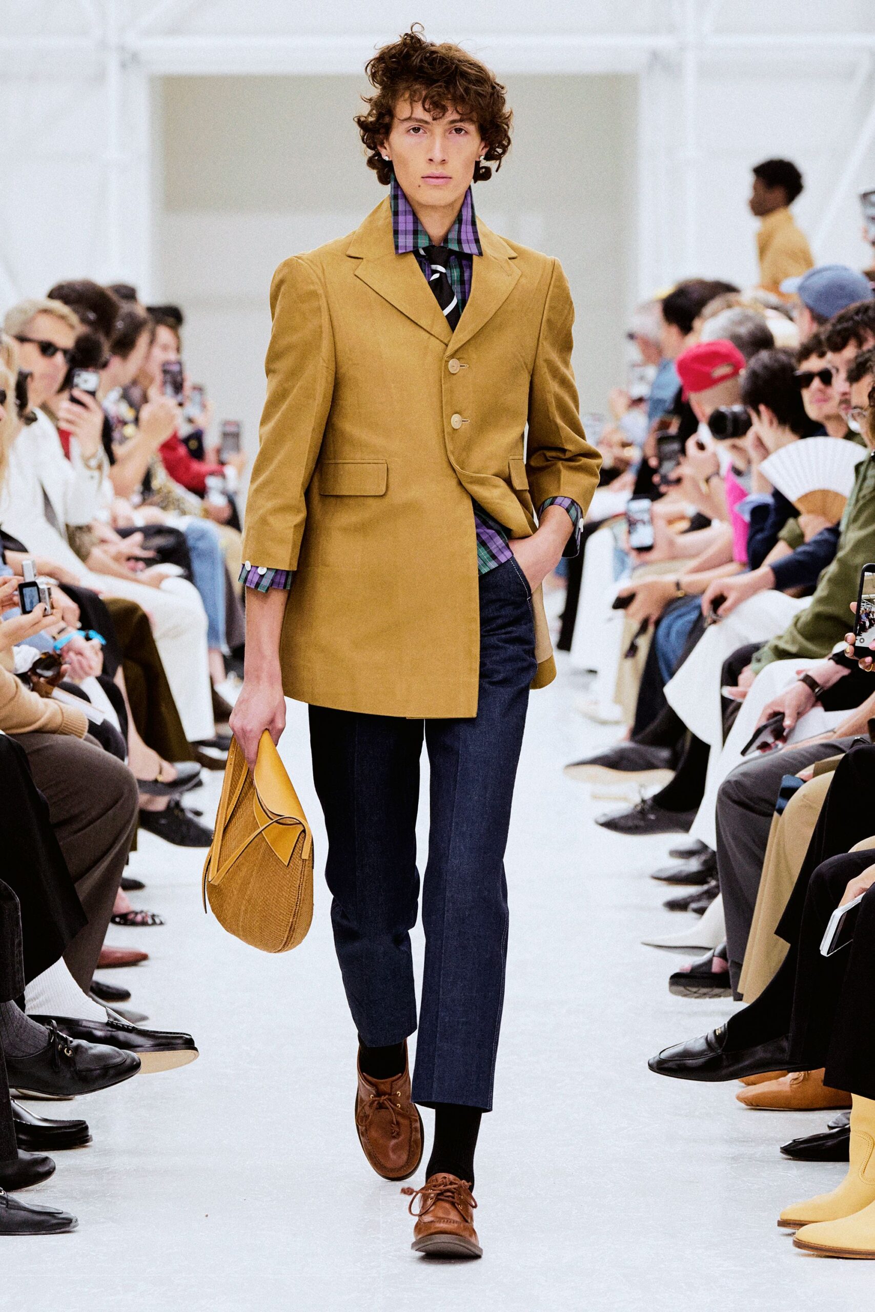 brown cotton long-sleeve collared tailored buttoned blazer