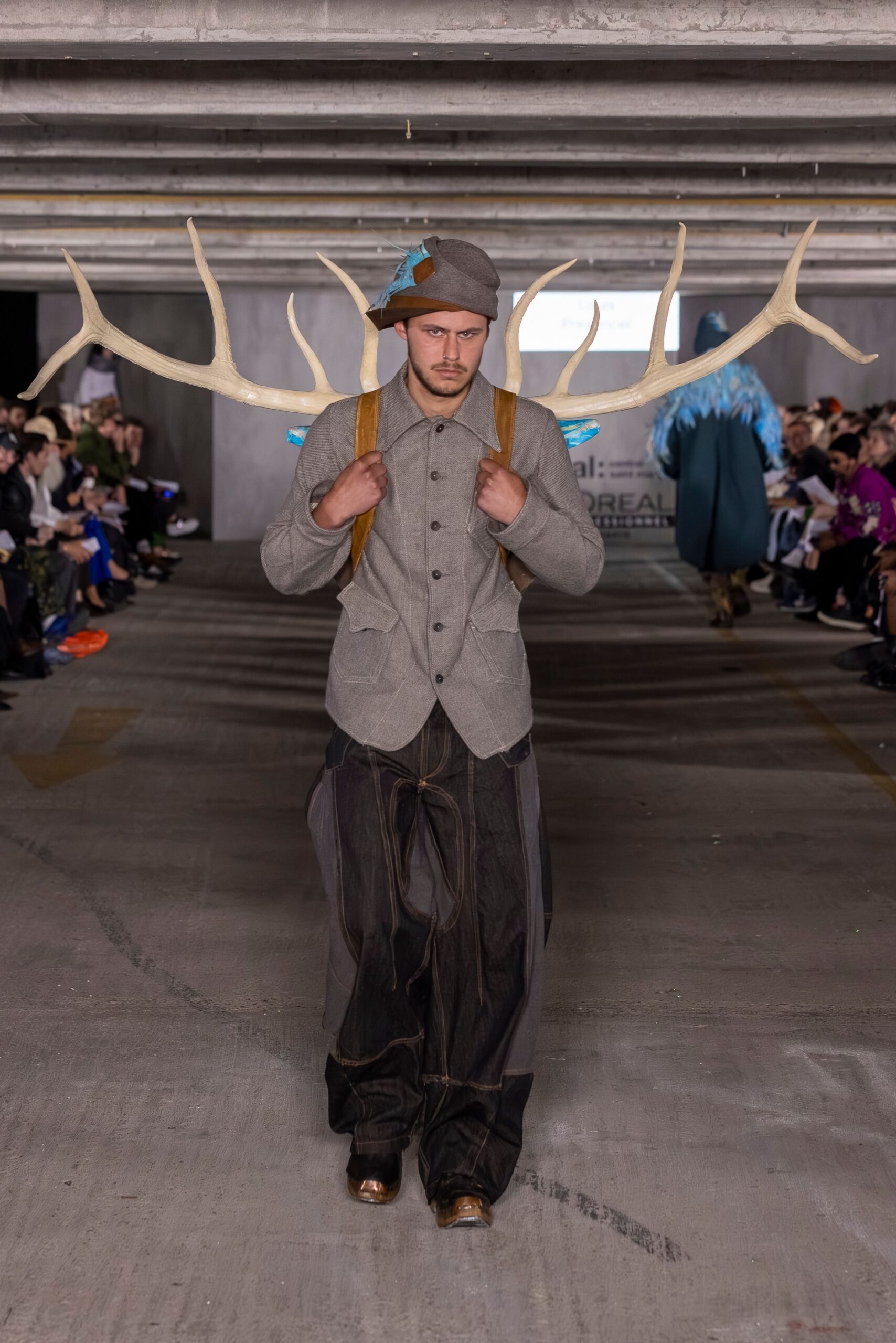 gray wool long-sleeve collared relaxed buttoned jacket