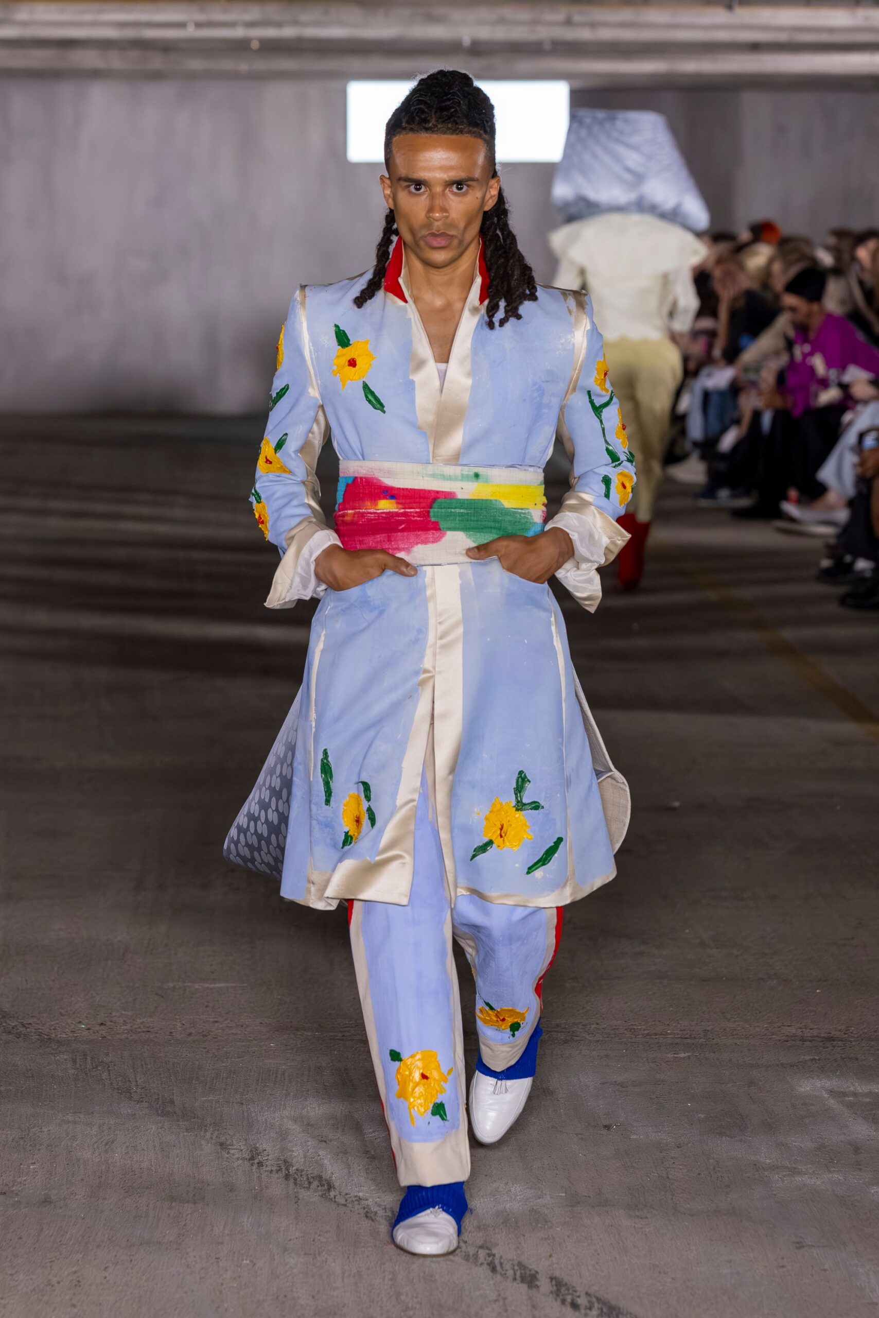 blue silk long-sleeve collared fitted embroidered coat