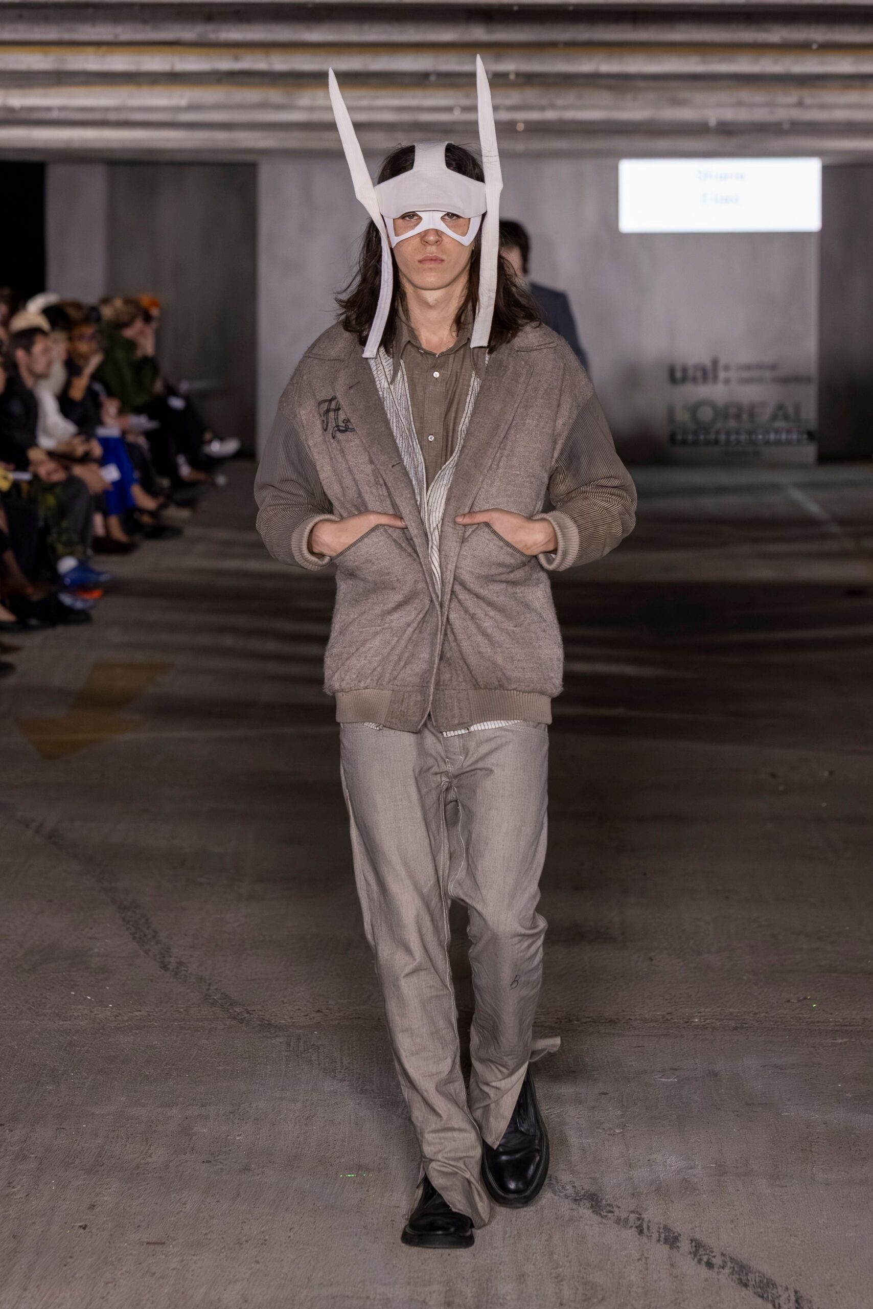gray cotton long-sleeve collared relaxed zippered pockets jacket