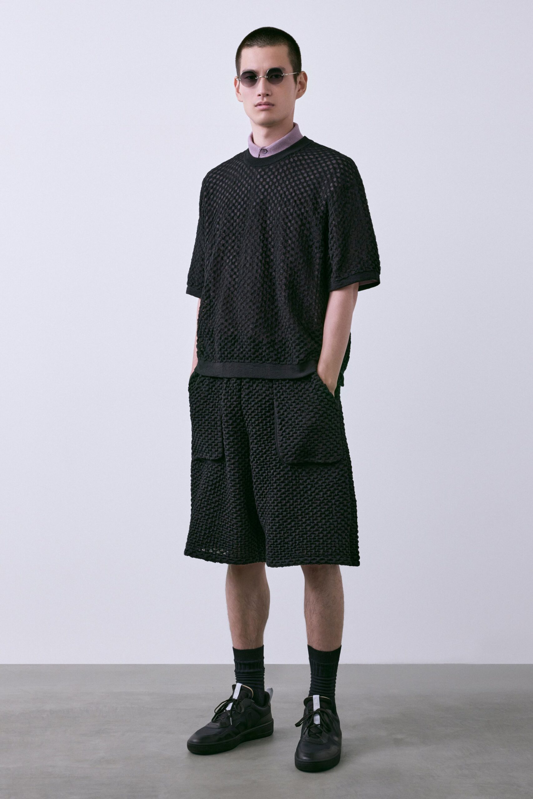 black mesh relaxed cargo shorts
