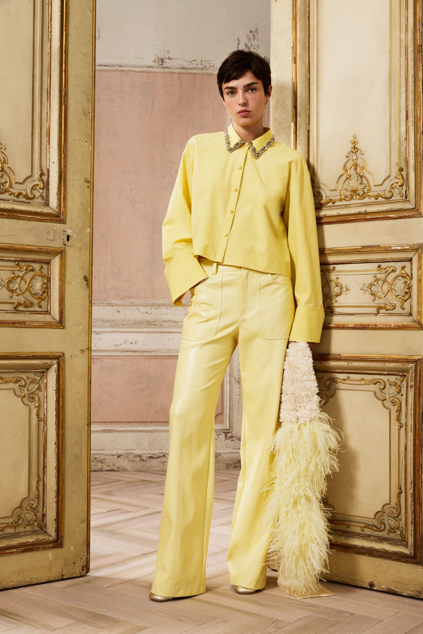 yellow cotton long-sleeve collared relaxed buttoned cropped shirt