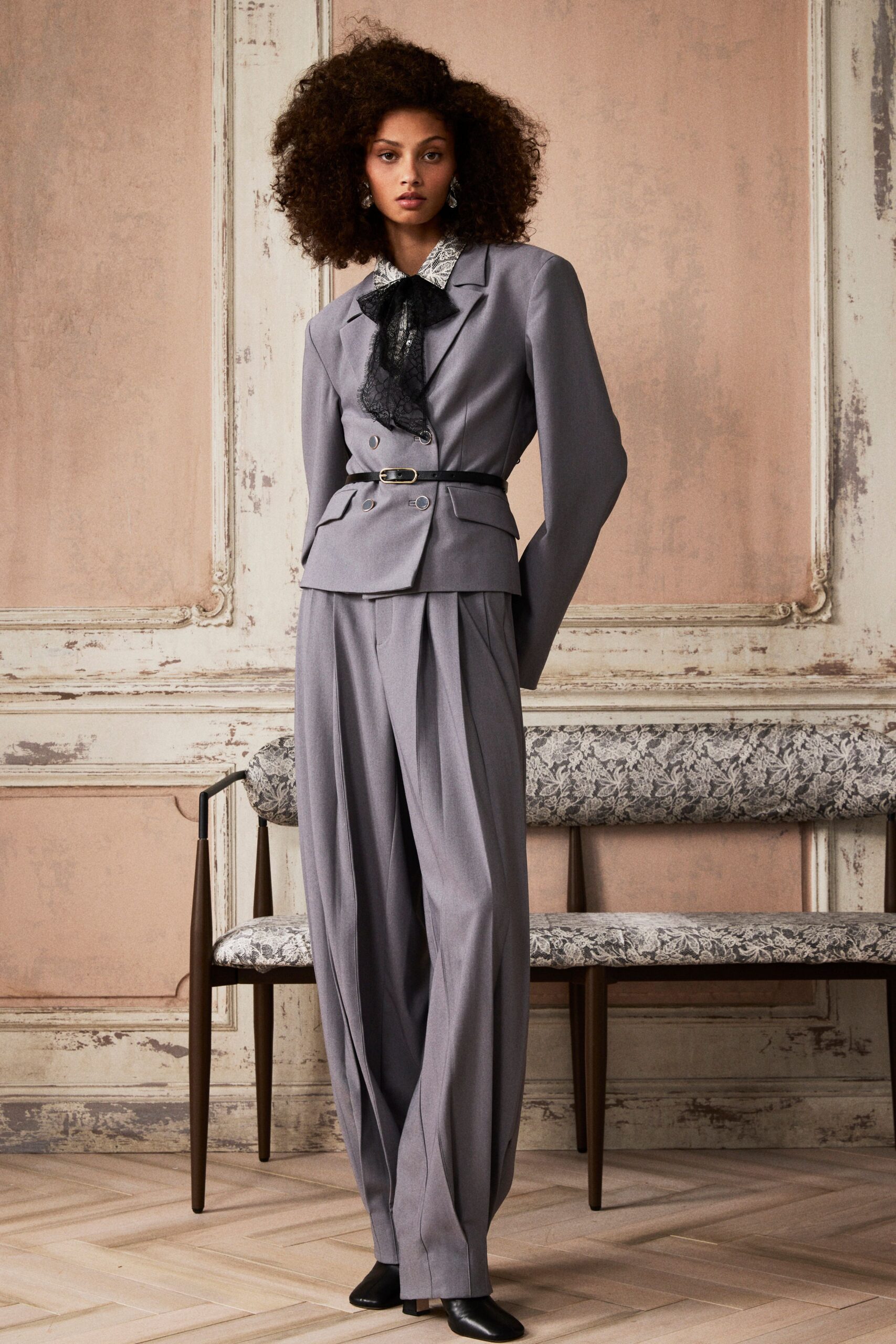 gray wool long-sleeve collared tailored pleated buttoned suit