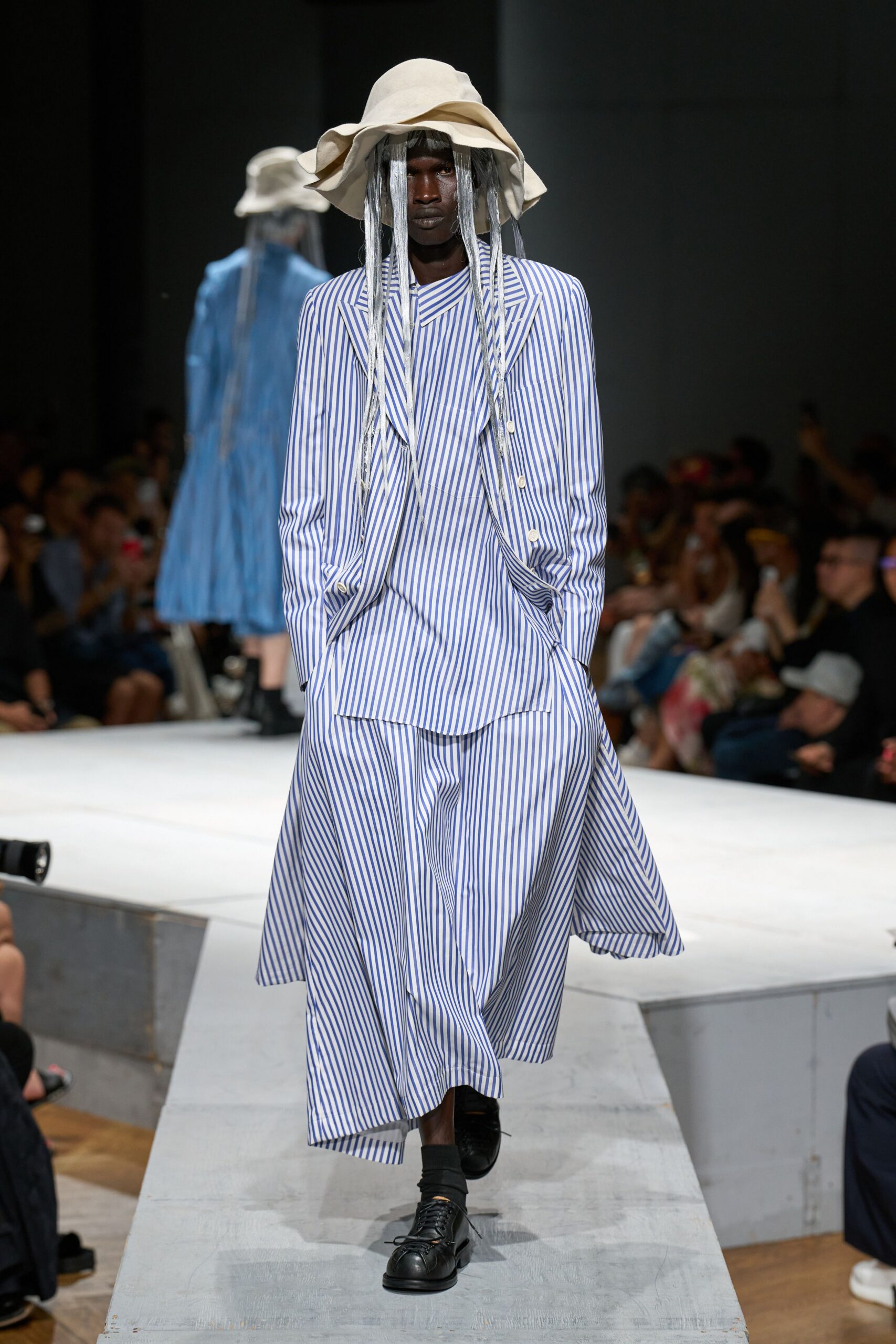blue cotton long-sleeve collared relaxed striped buttoned suit