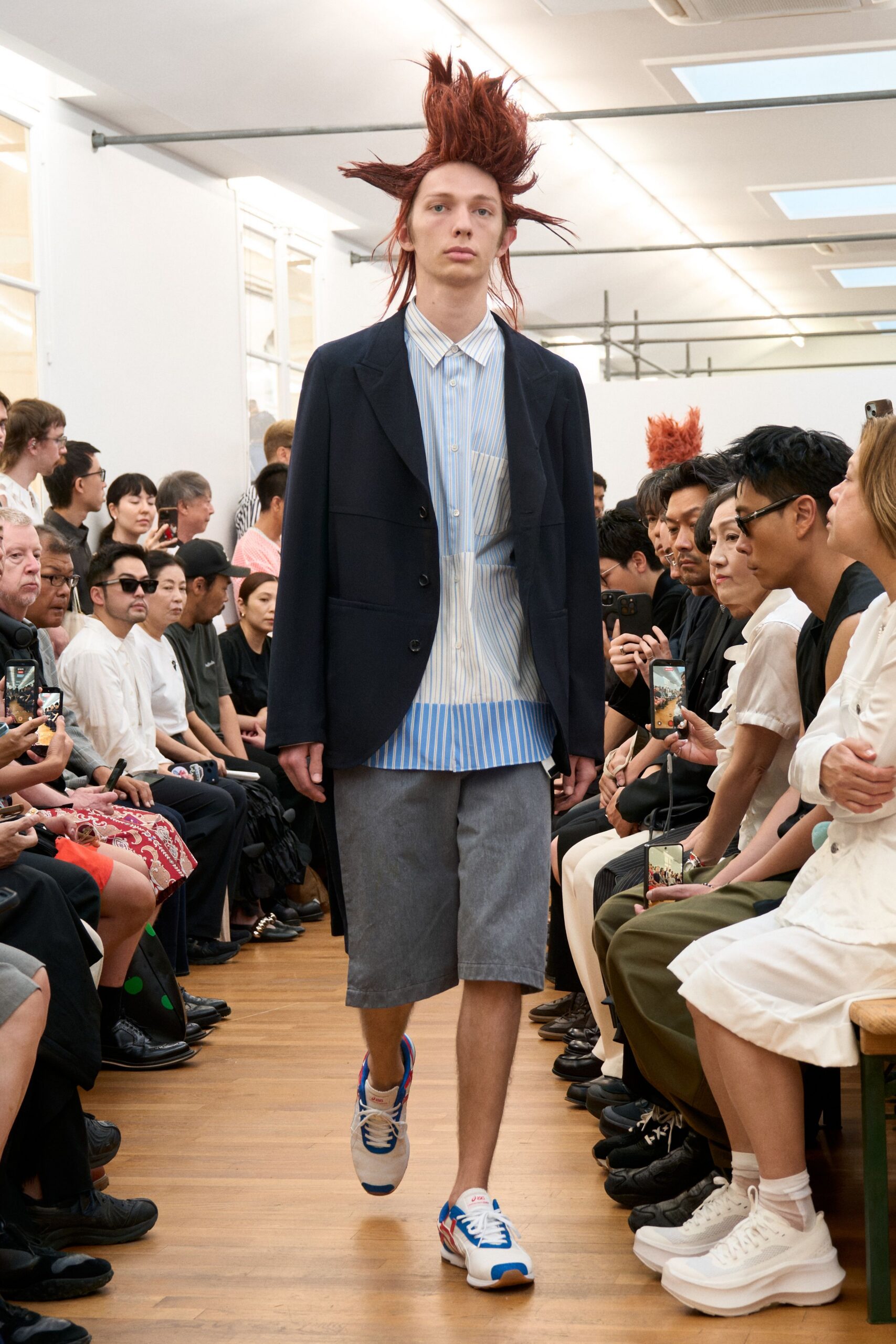 gray relaxed straight-leg short shorts